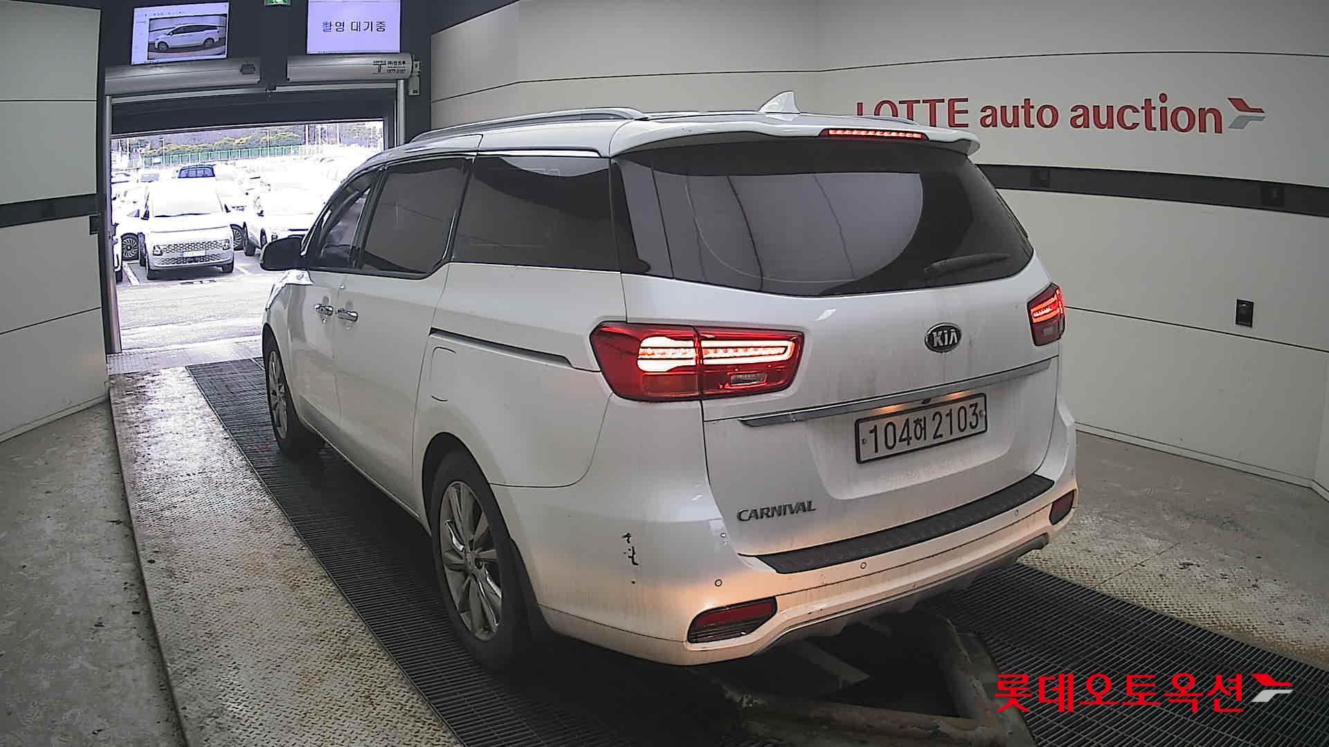 Kia Carnival id 3809923 из Кореи 9