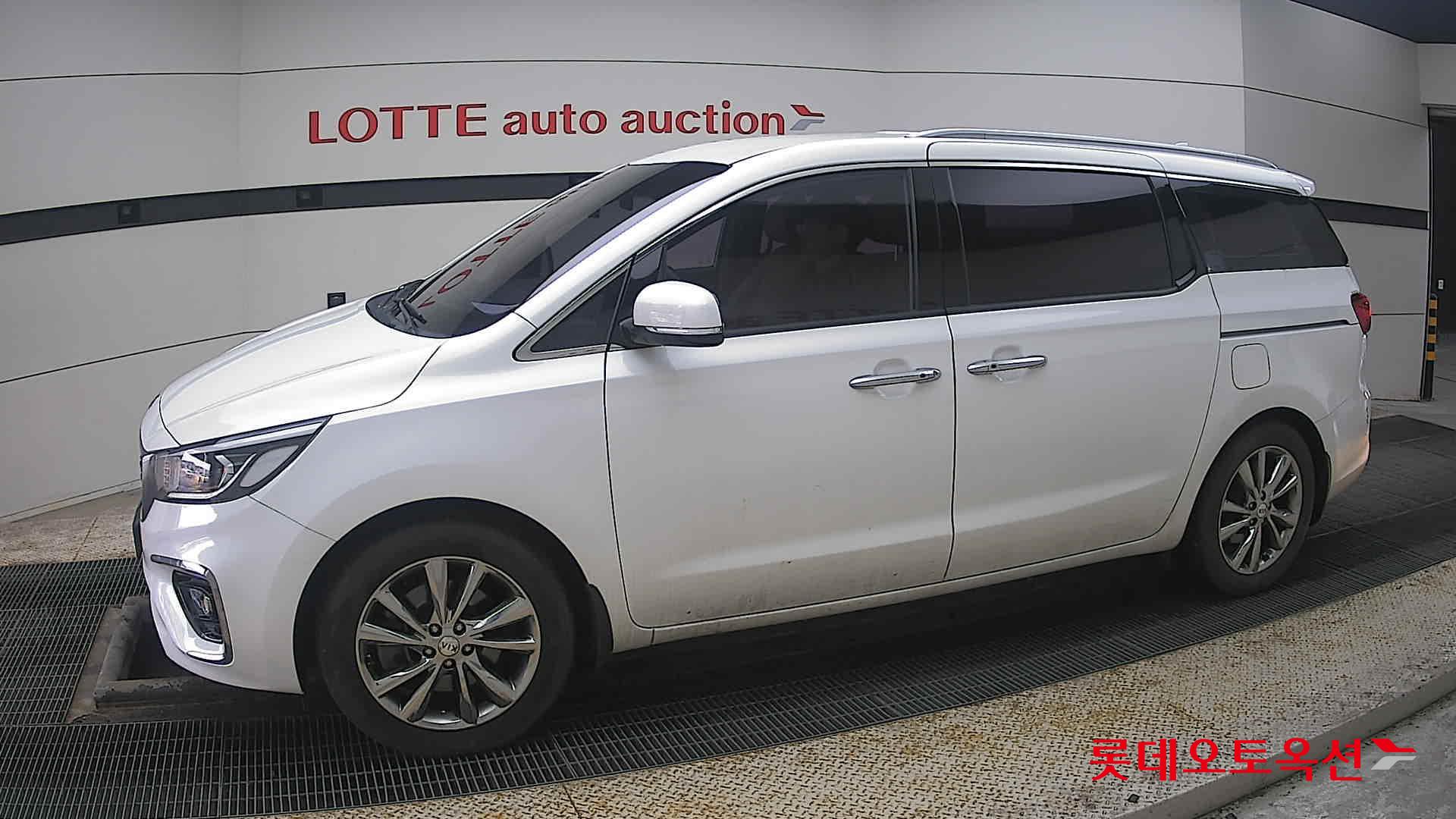 Kia Carnival id 3809923 из Кореи 12