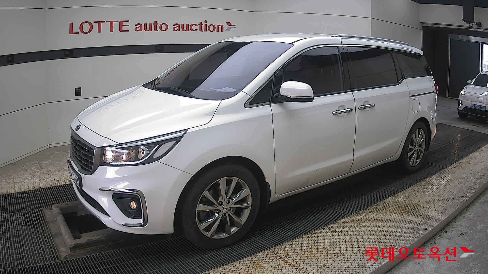 Kia Carnival id 3809923 из Кореи 13