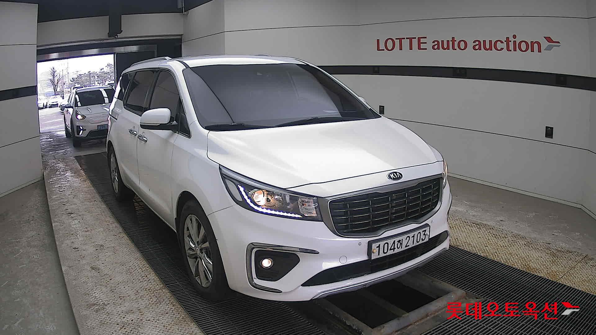 Kia Carnival id 3809923 из Кореи 15