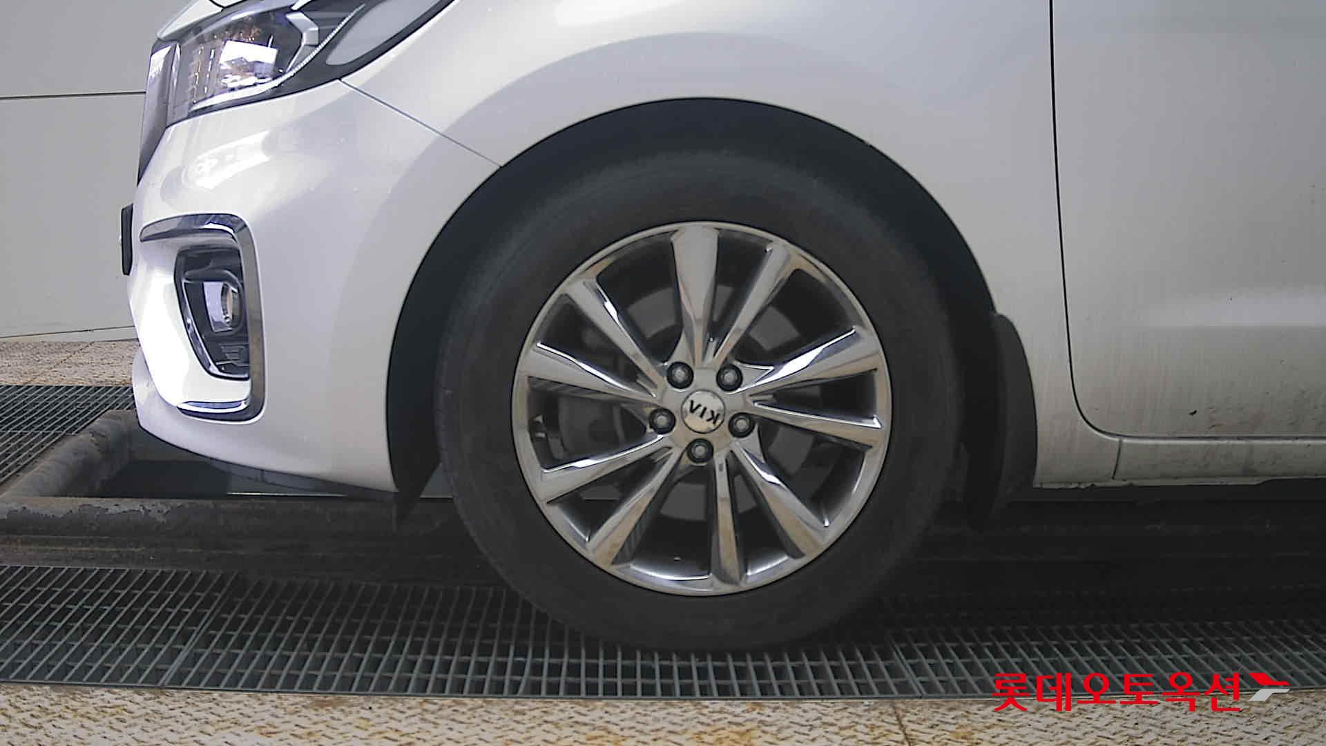 Kia Carnival id 3809923 из Кореи 21