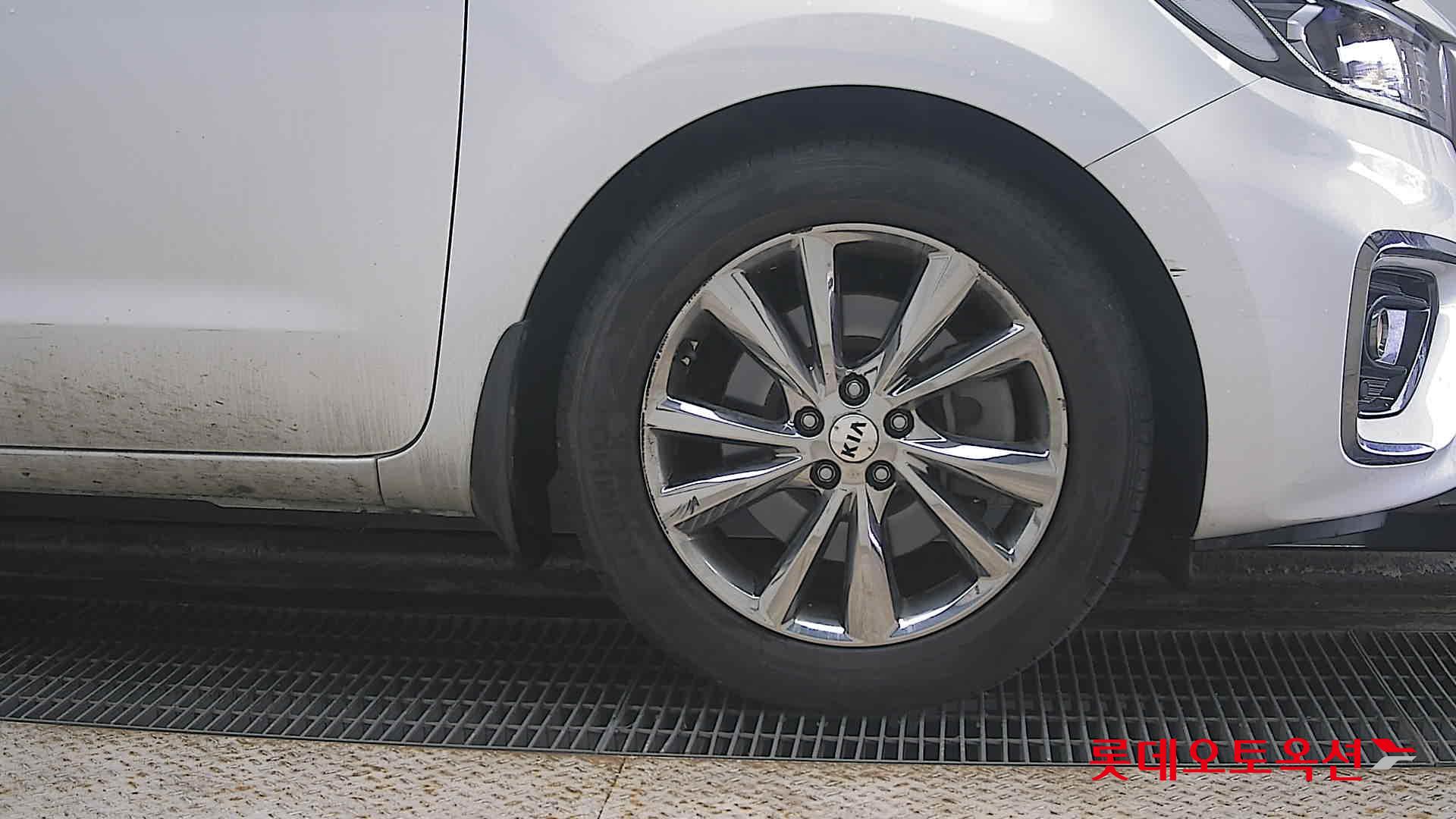 Kia Carnival id 3809923 из Кореи 23