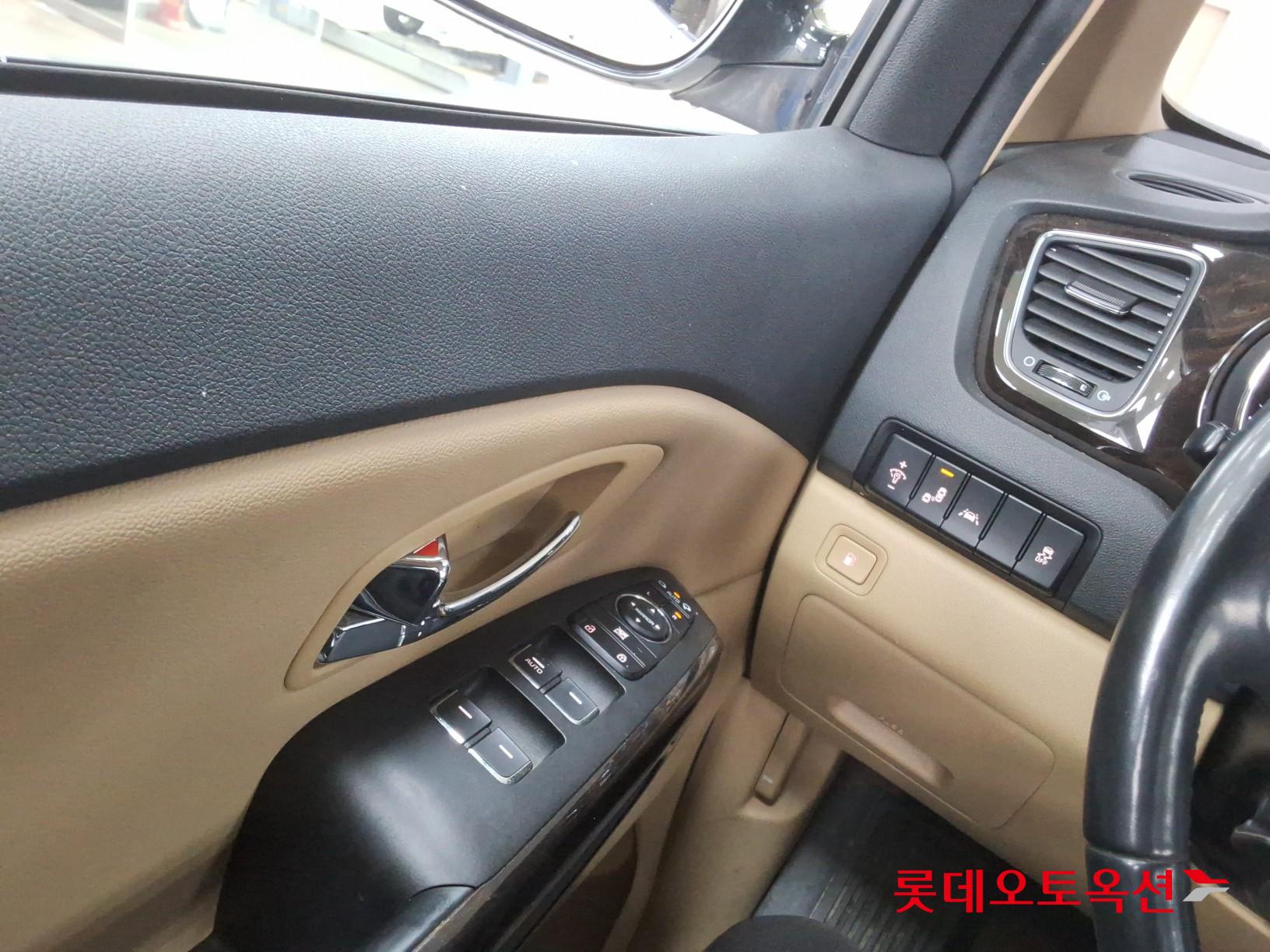 Kia Carnival id 3809923 из Кореи 28