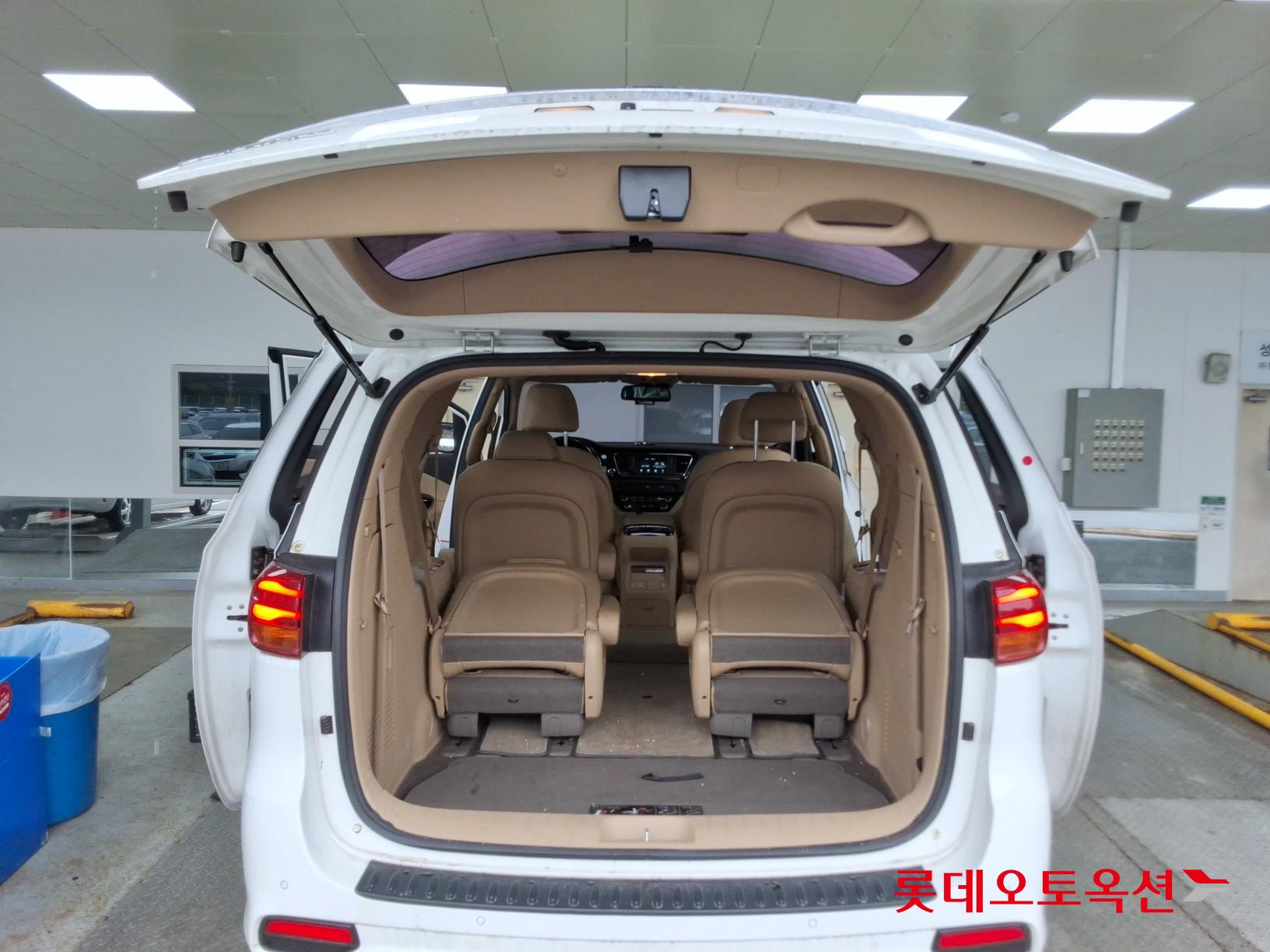 Kia Carnival id 3809923 из Кореи 36