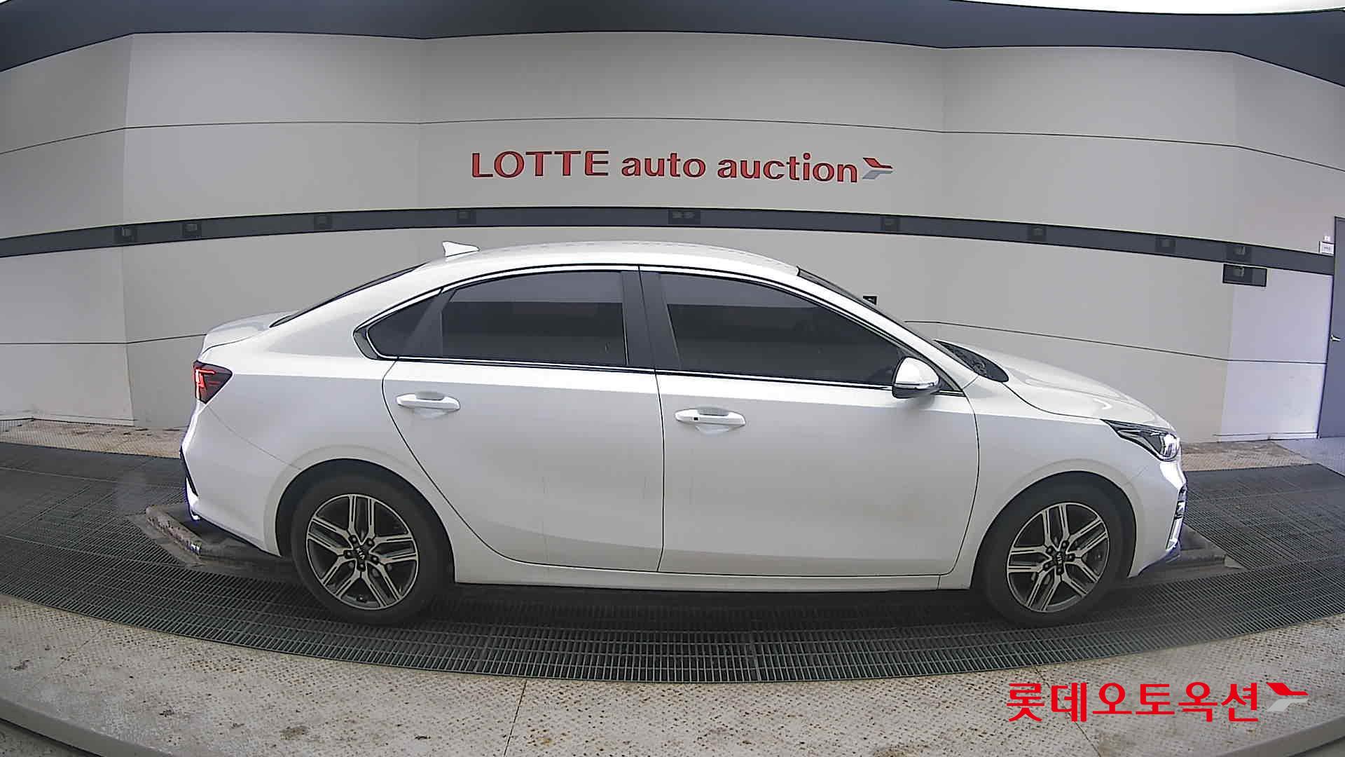 Kia K3 2020 Snow White Pearl из Кореи, фото 3