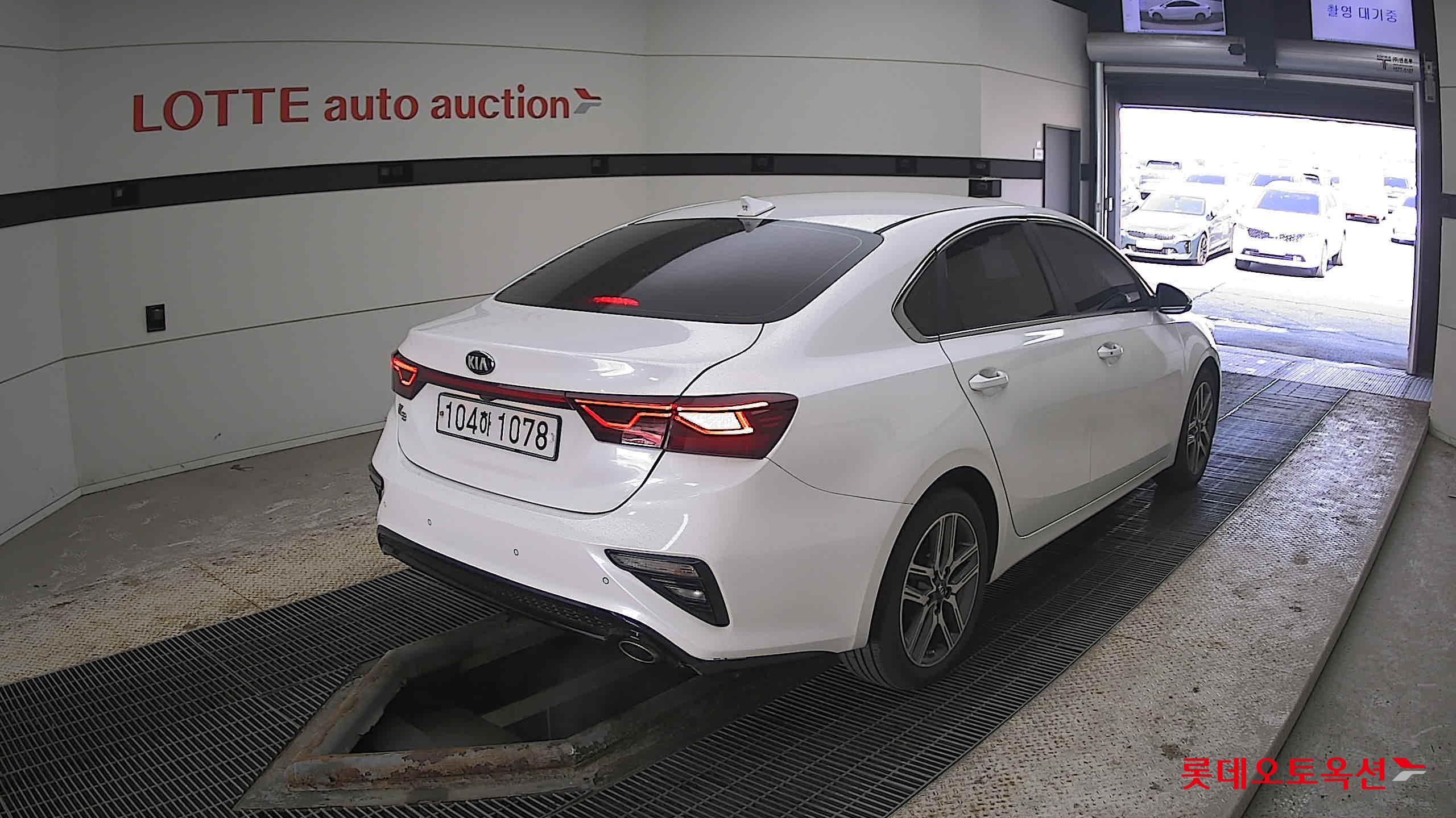 Kia K3 2020 Snow White Pearl из Кореи, фото 4