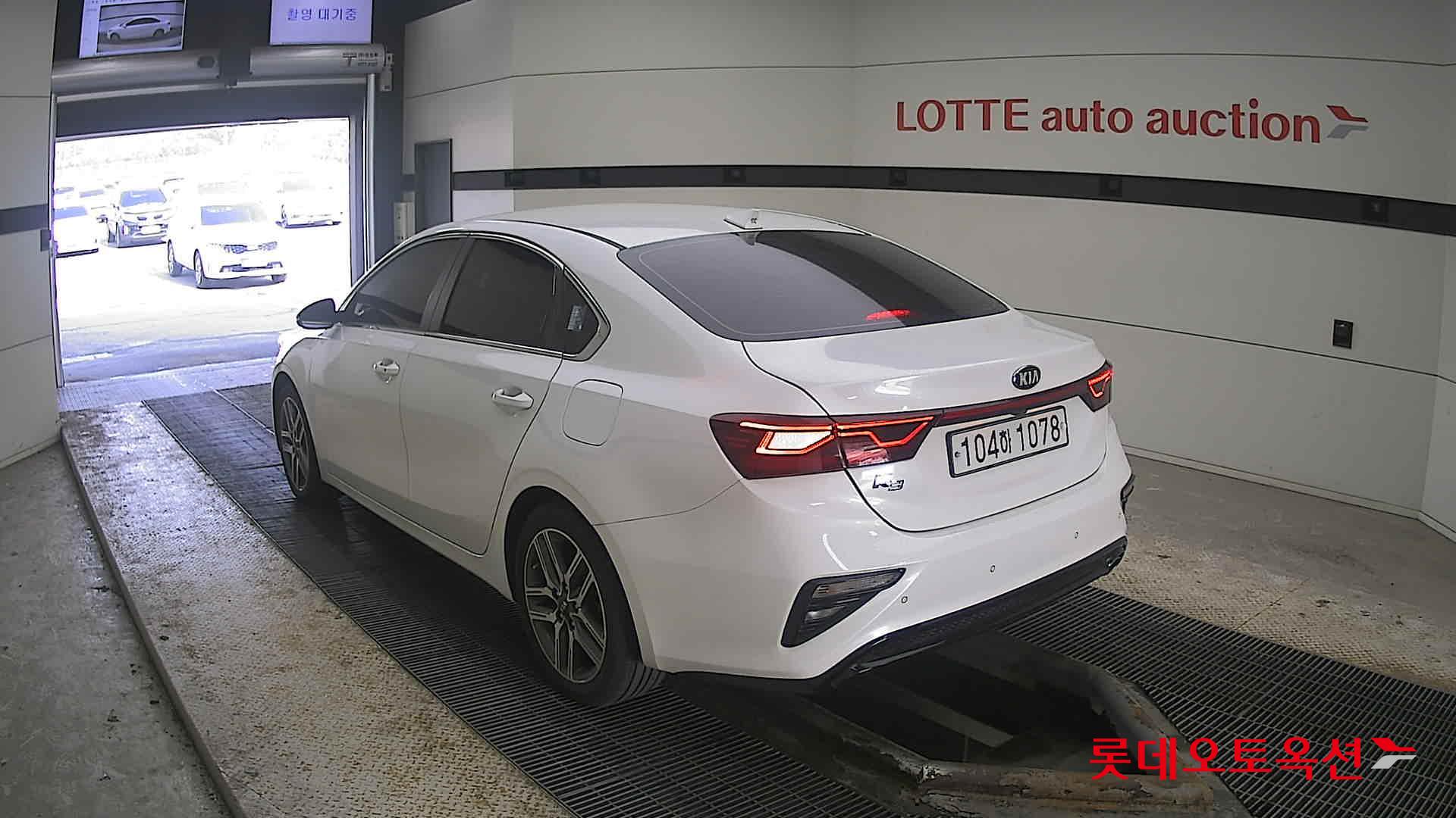 Kia K3 2020 Snow White Pearl из Кореи, фото 6