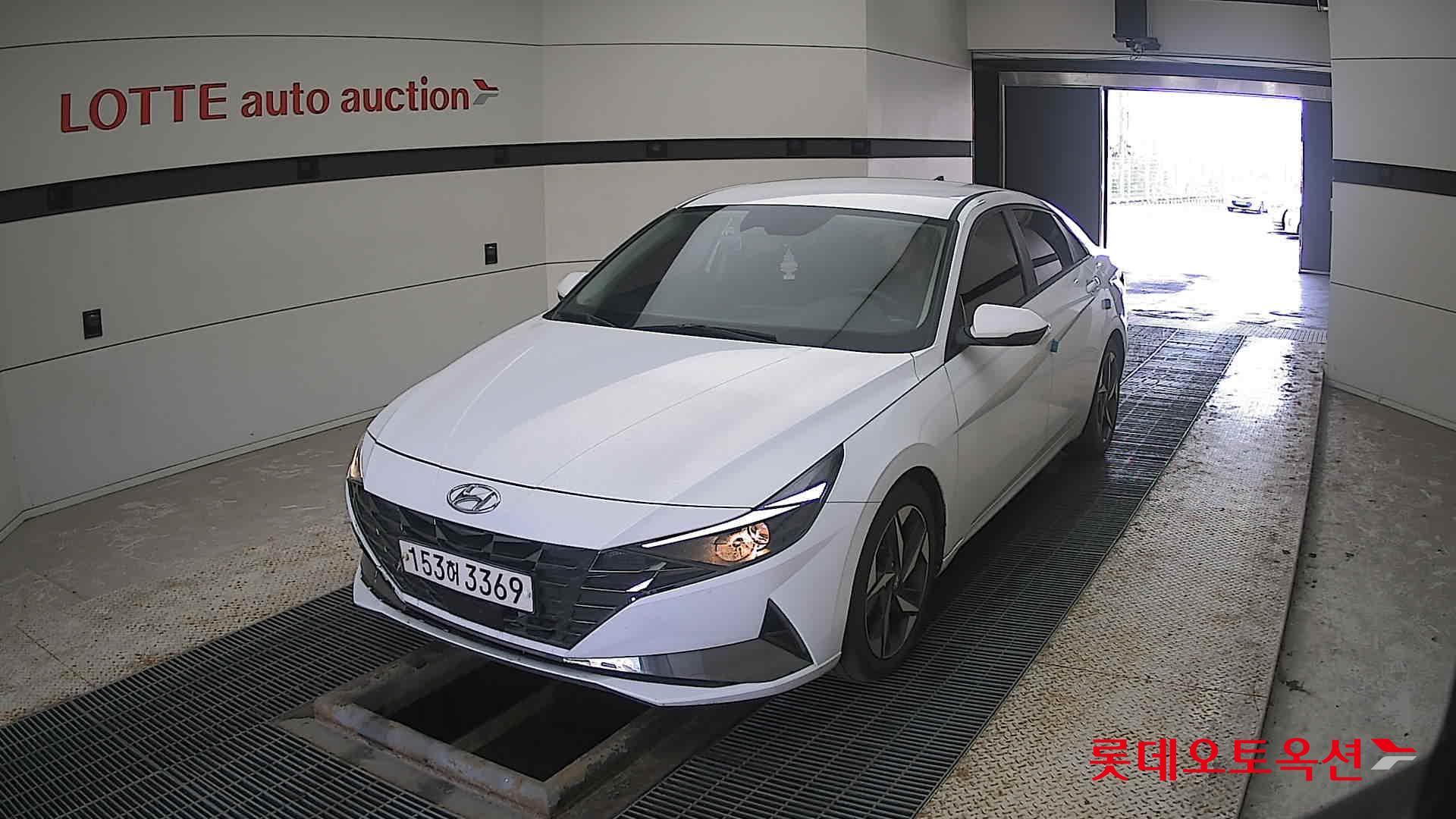 Hyundai Avante 2021 Polar White из Кореи