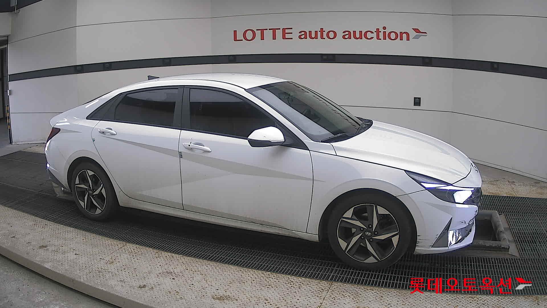 Hyundai Avante id 3816320 из Кореи 17