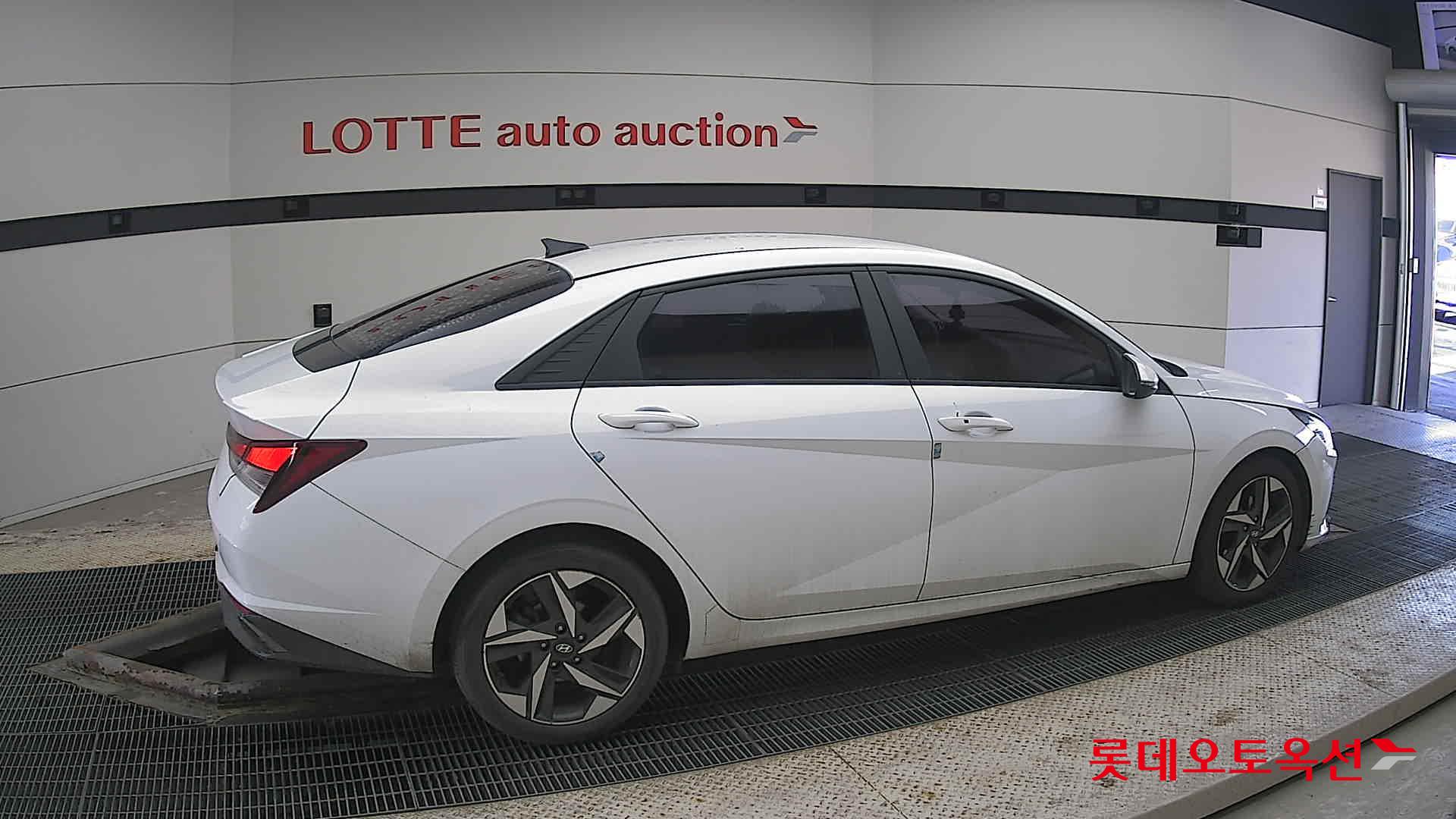 Hyundai Avante id 3816320 из Кореи 18