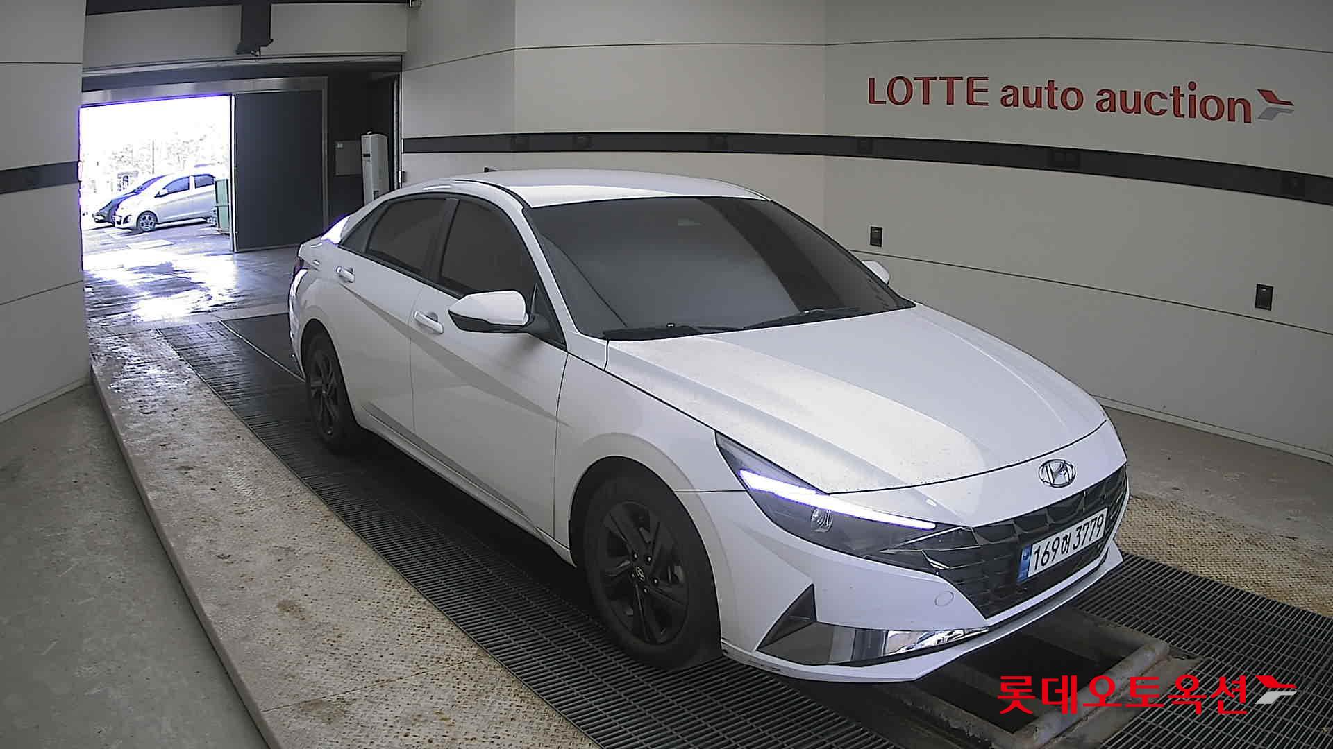 Hyundai Avante 2023 Polar White из Кореи, фото 2