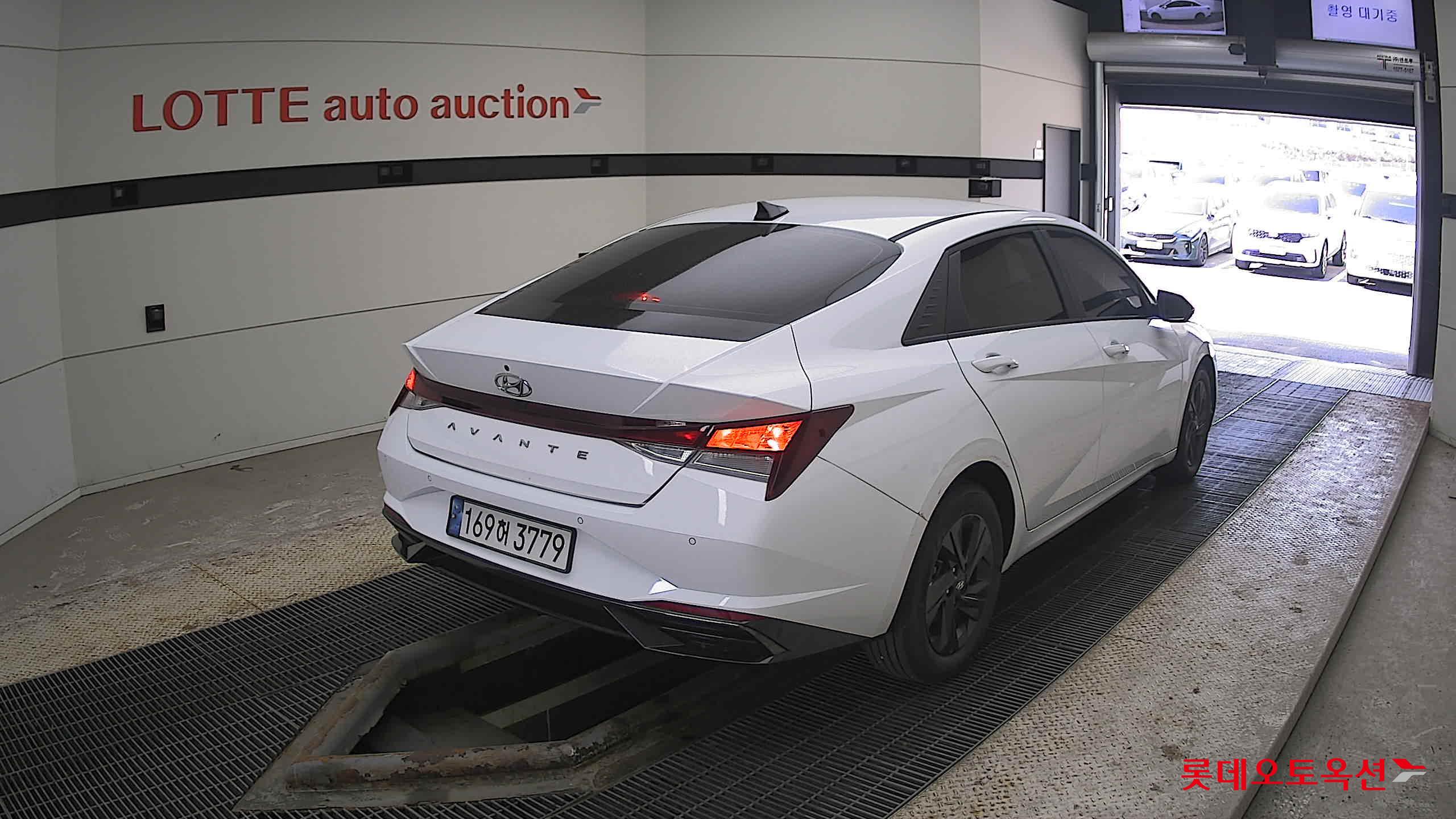 Hyundai Avante 2023 Polar White из Кореи, фото 4