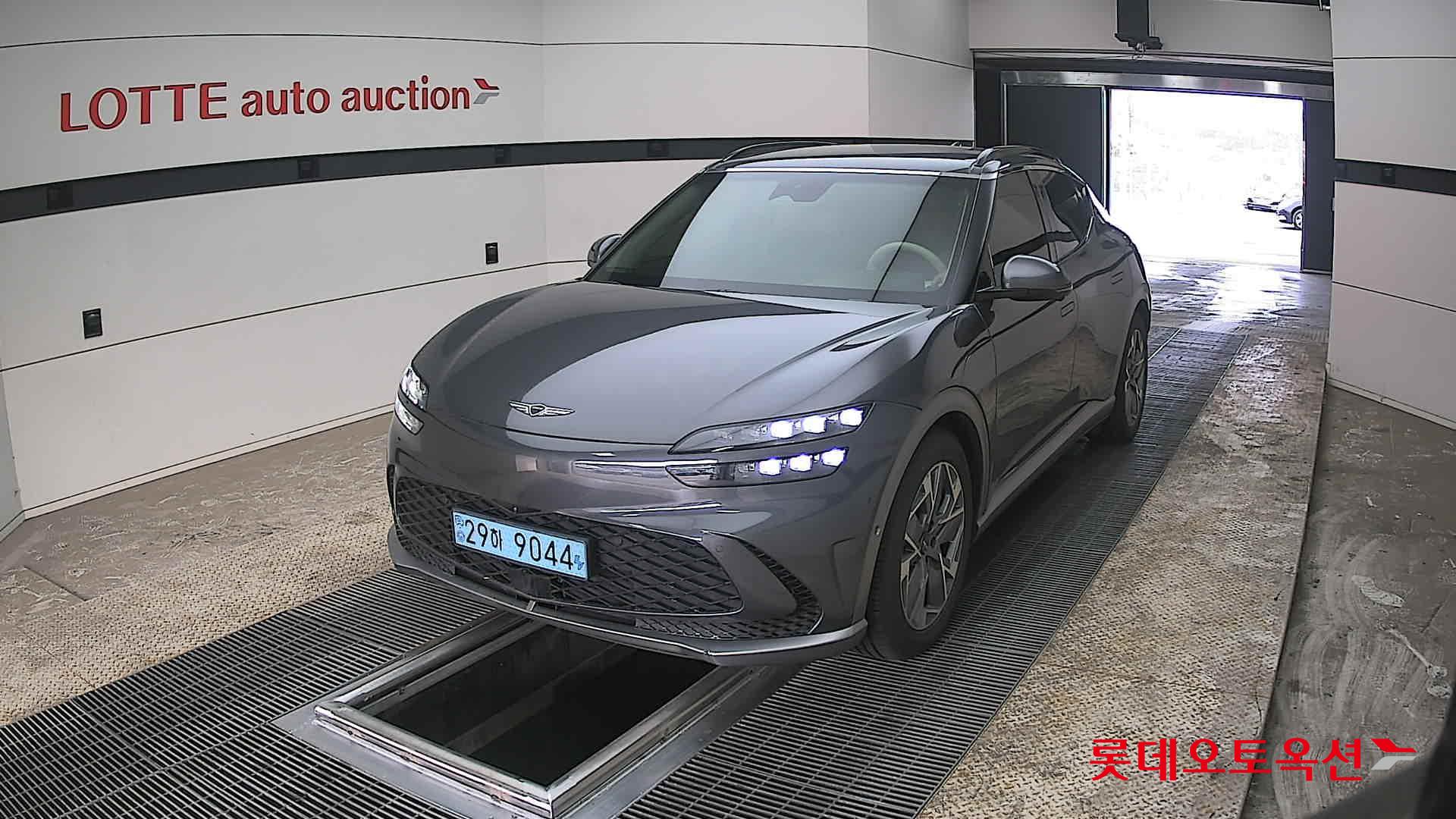 جينسس جي في 60