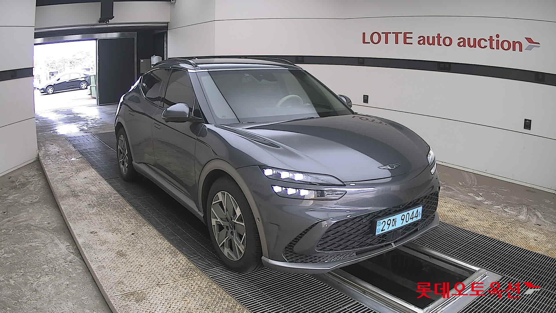 جينسس جي في 60