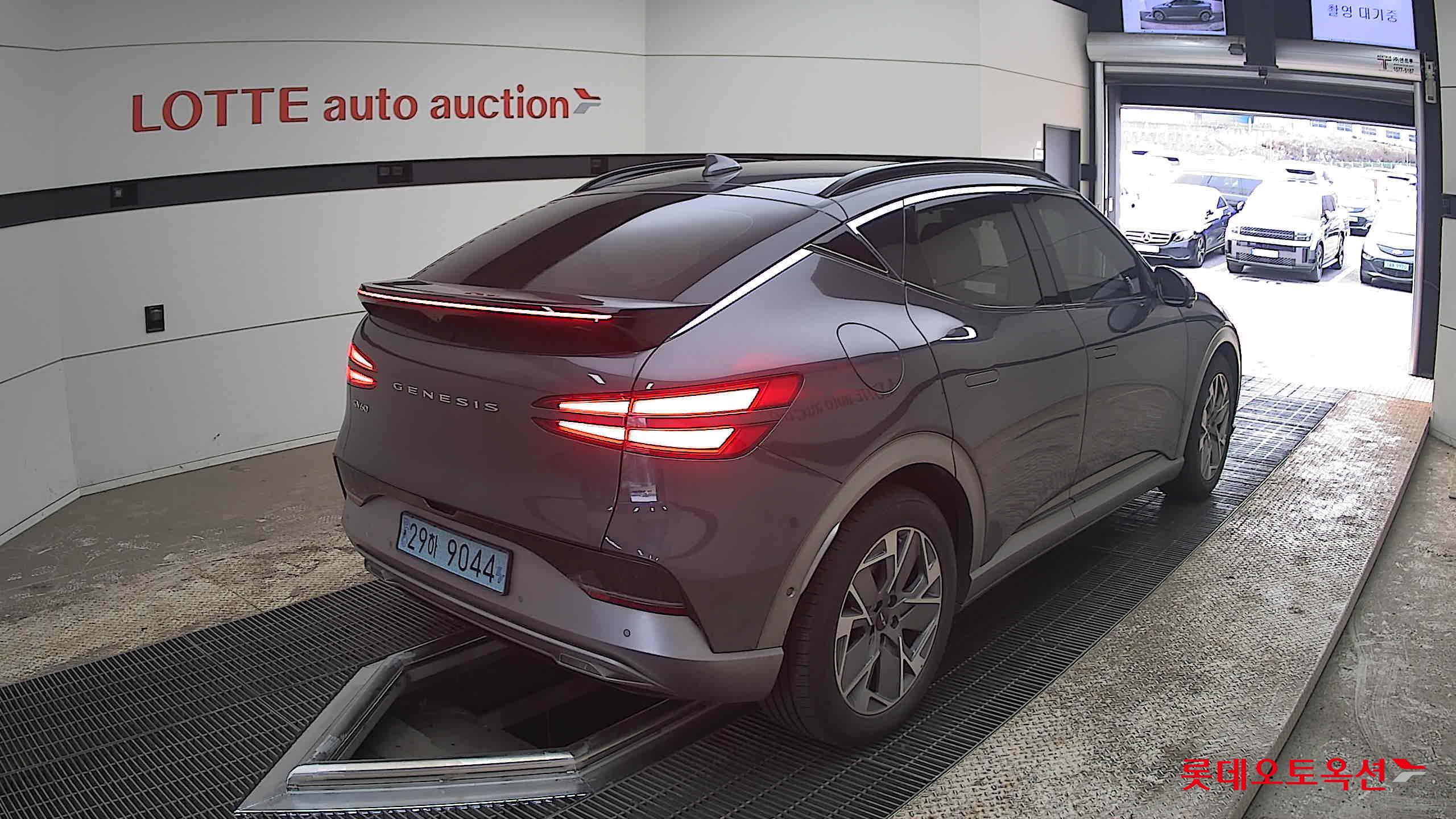 جينسس جي في 60