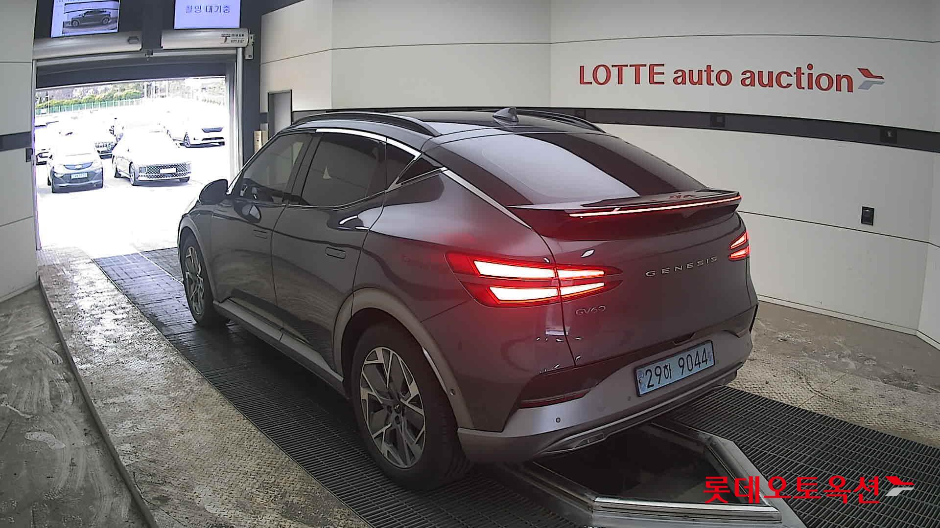 جينسس جي في 60