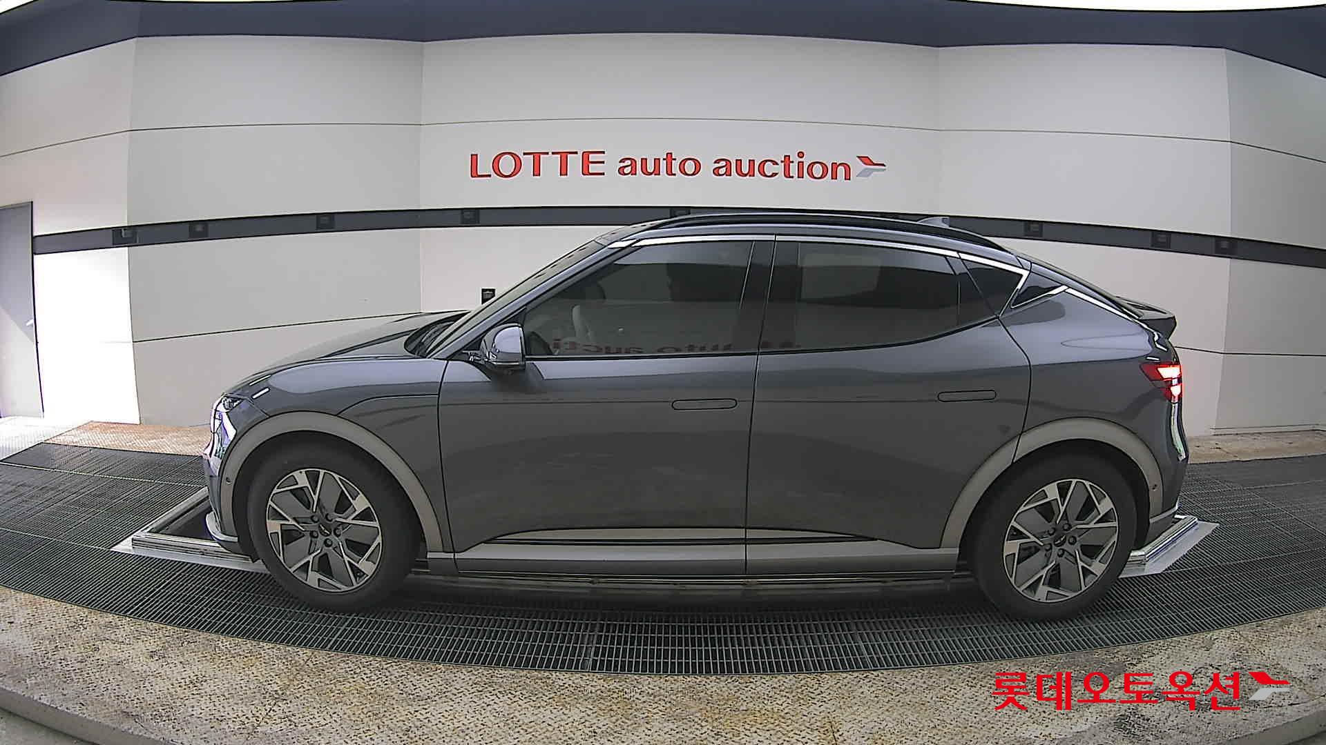 جينسس جي في 60