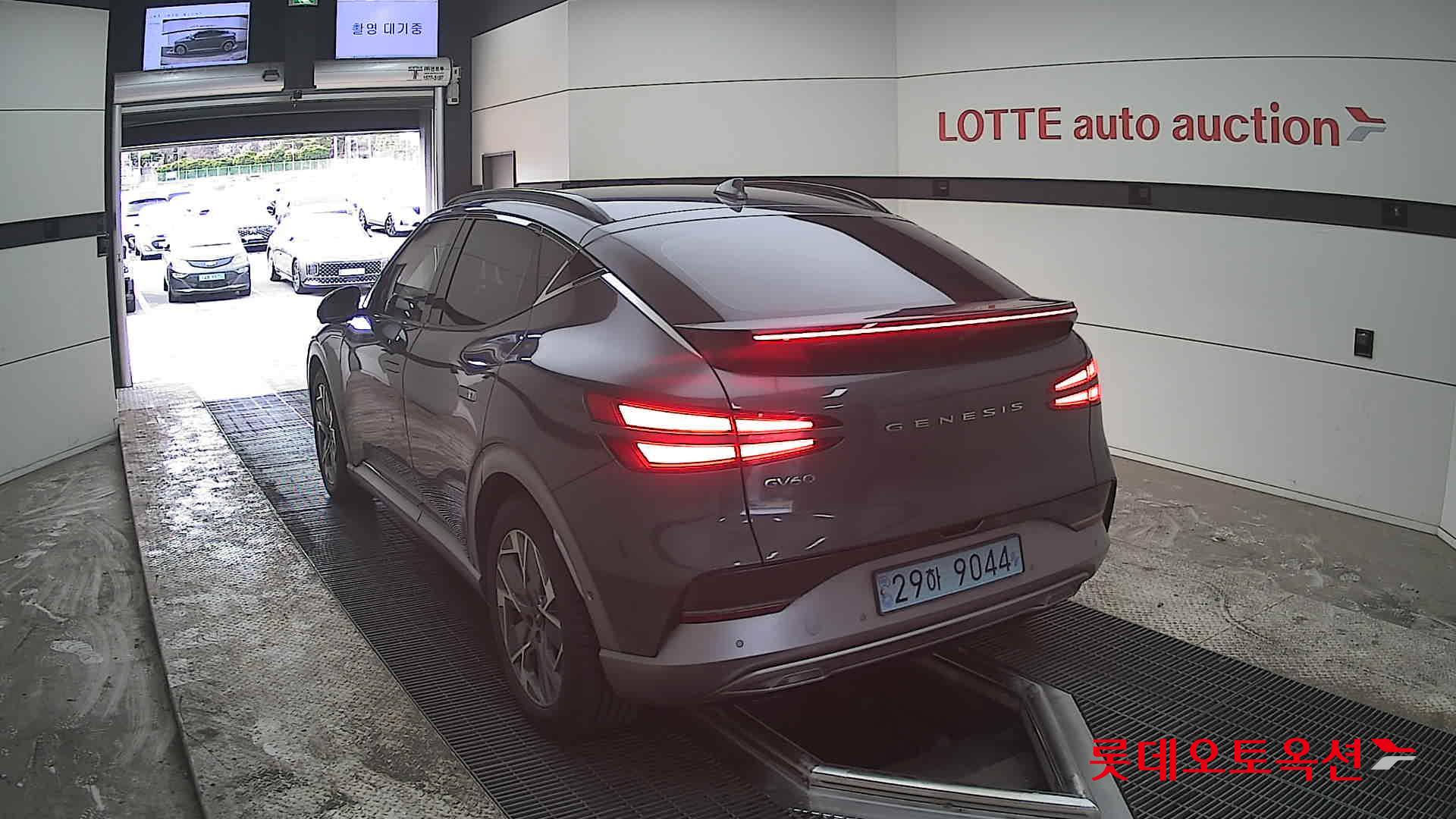 جينسس جي في 60