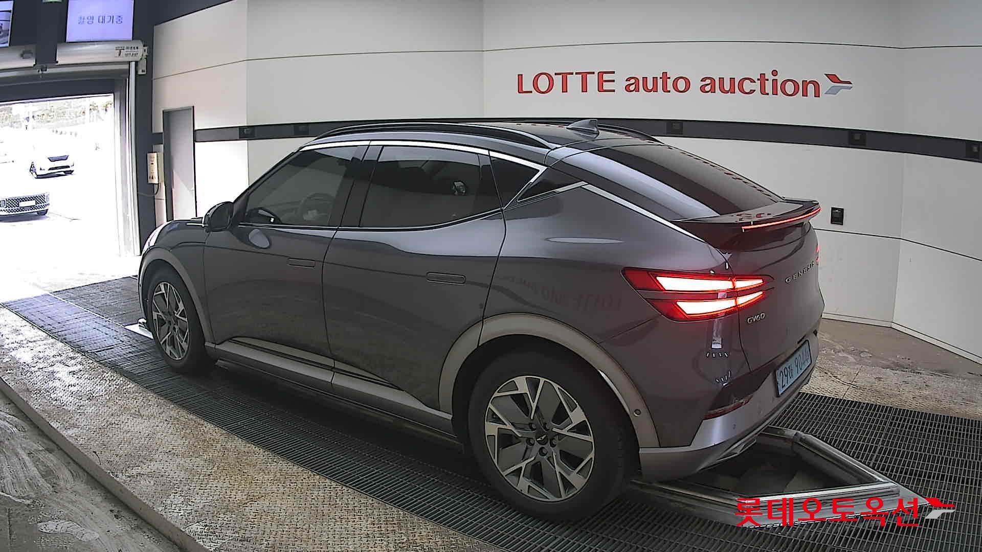 جينسس جي في 60