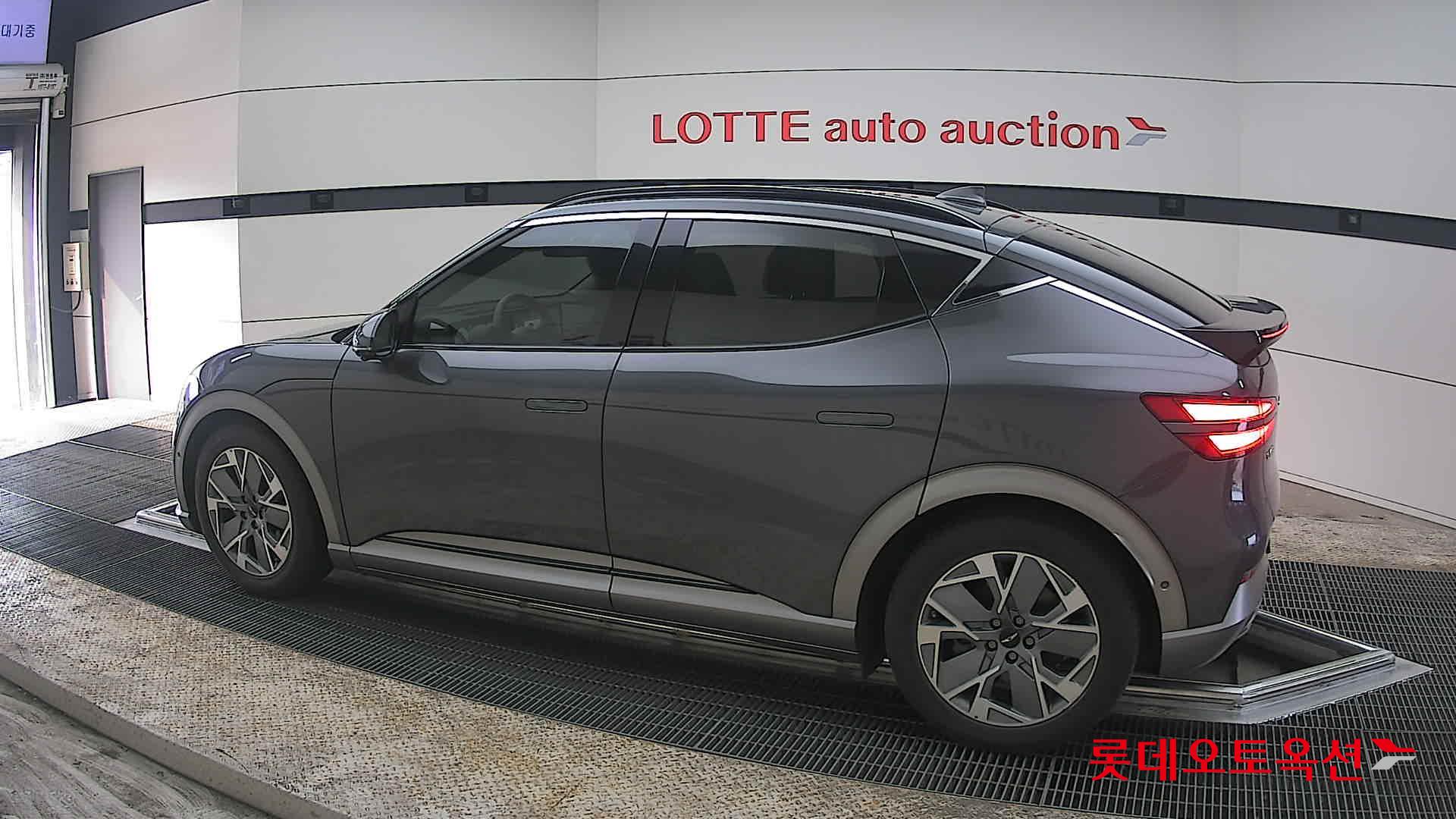 جينسس جي في 60