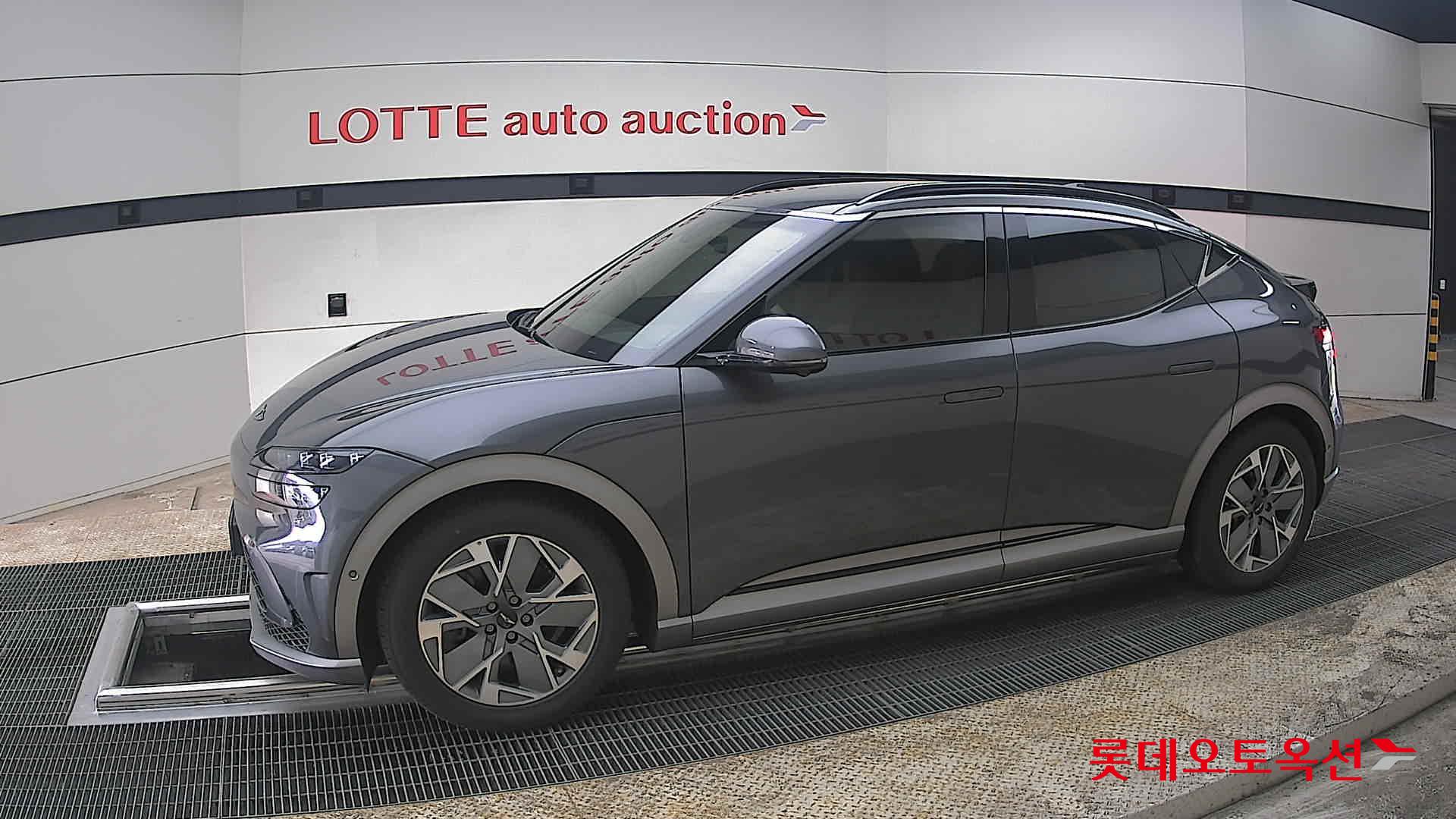 جينسس جي في 60