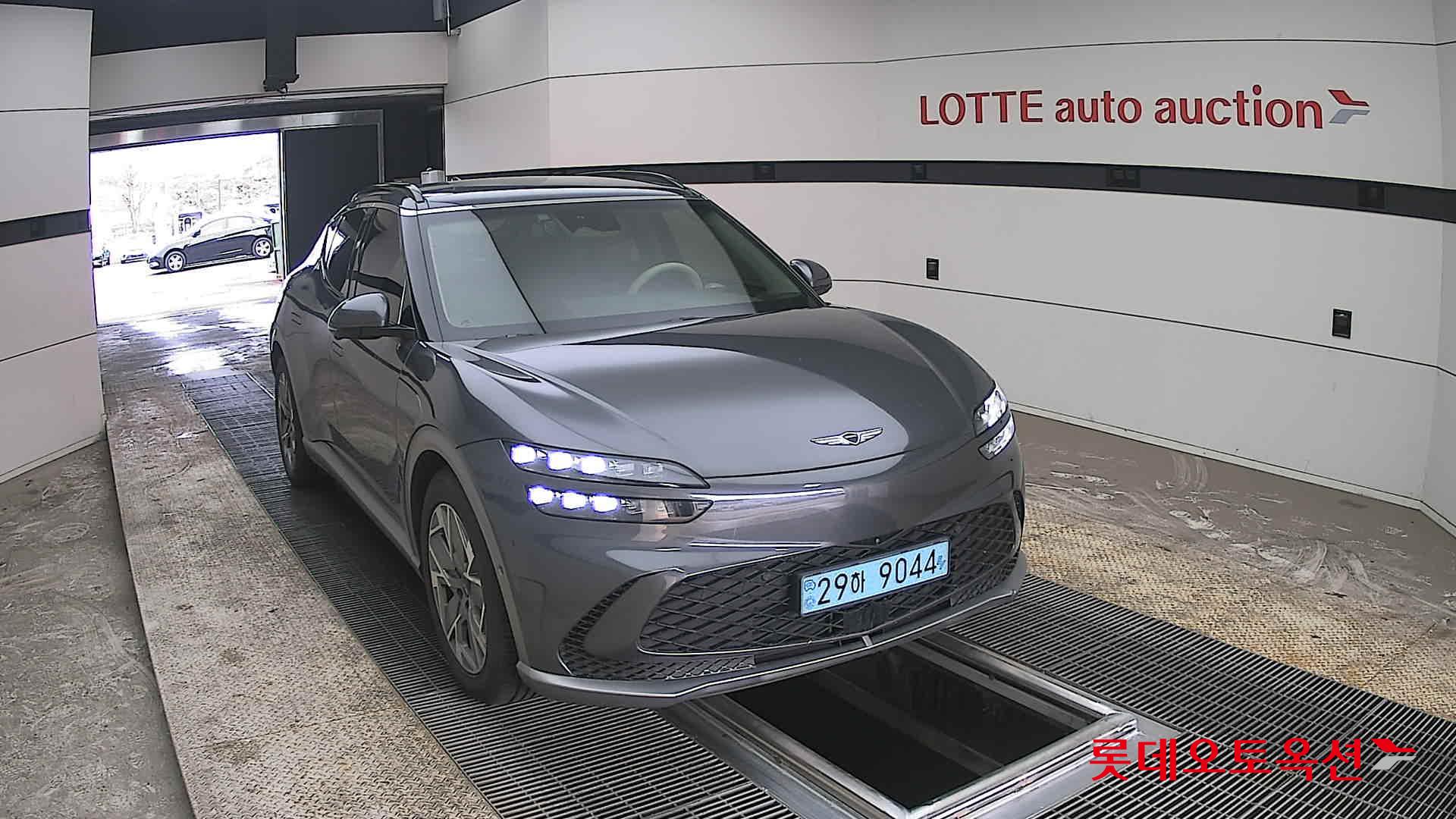 جينسس جي في 60