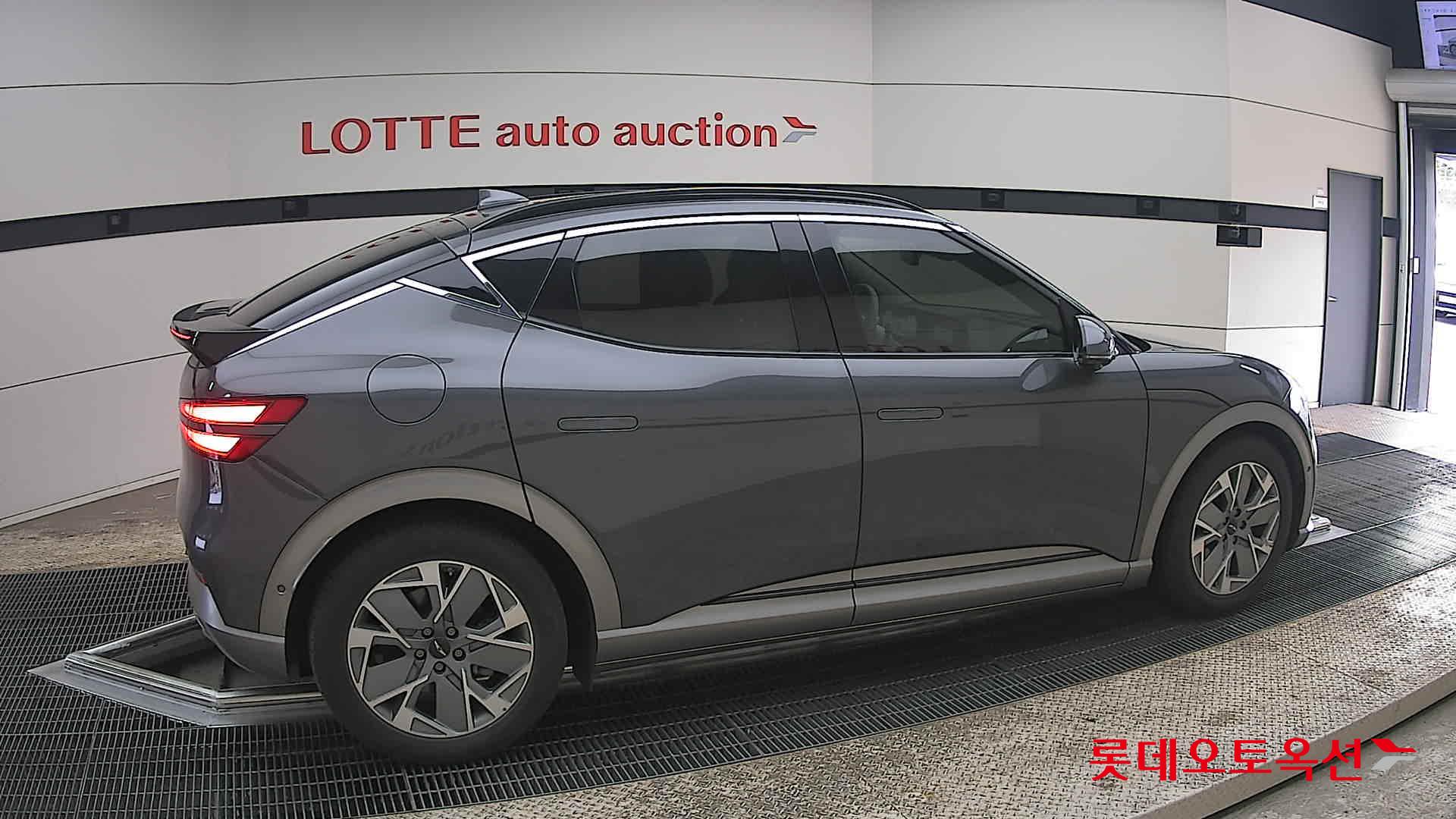 جينسس جي في 60