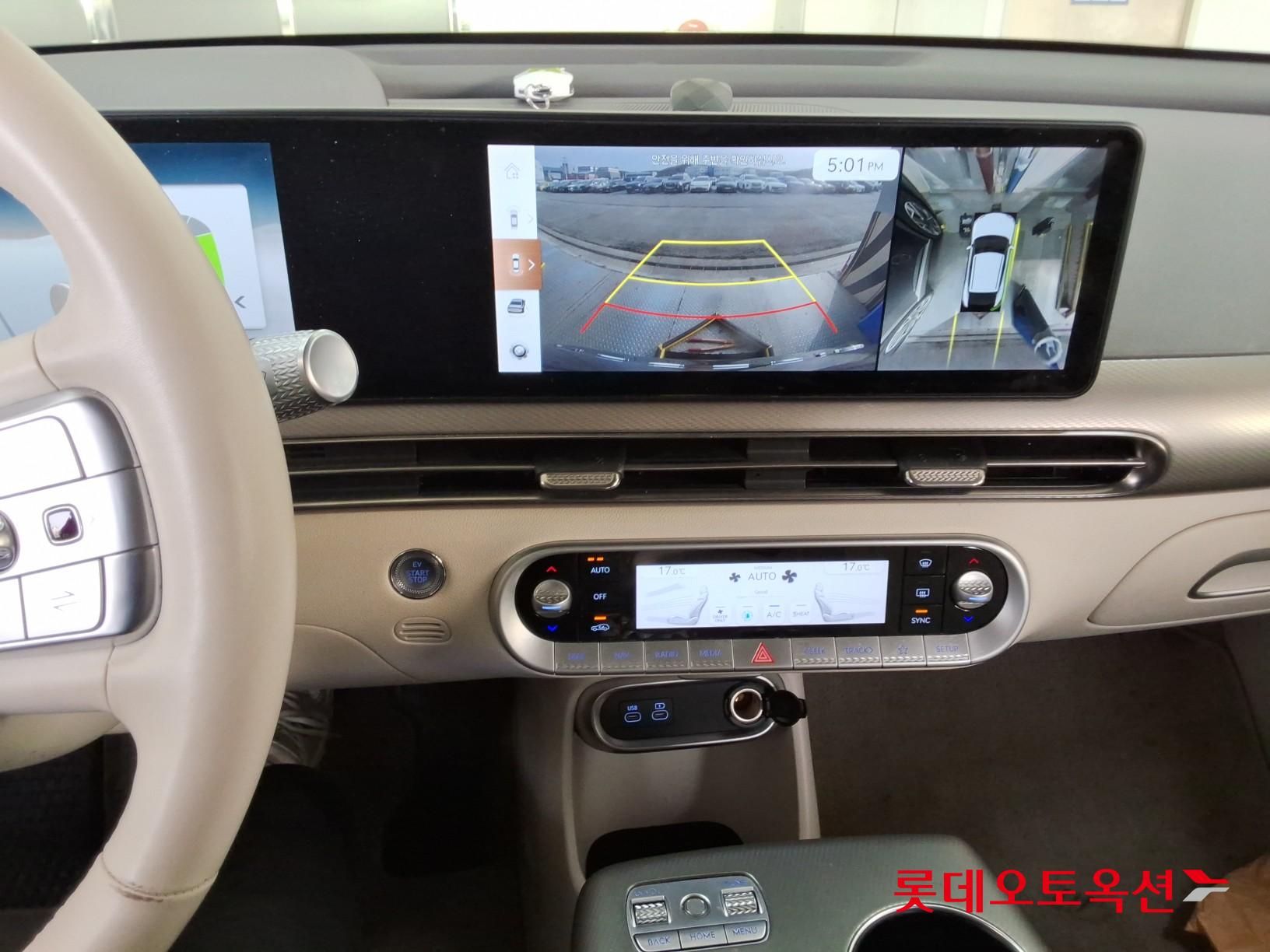 جينسس جي في 60