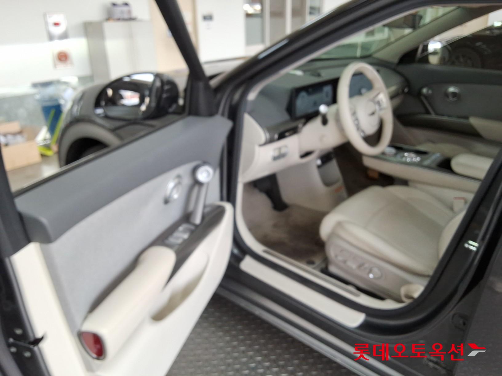 جينسس جي في 60