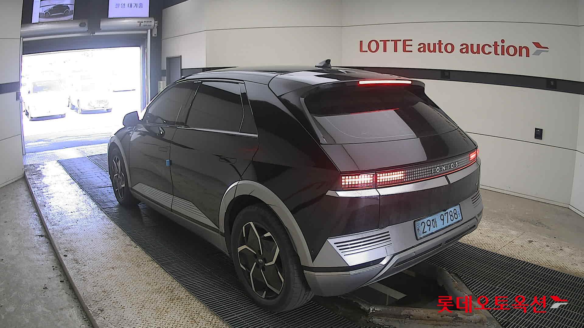 Hyundai IONIQ 5 2022 Phantom Black Pearl из Кореи, фото 6