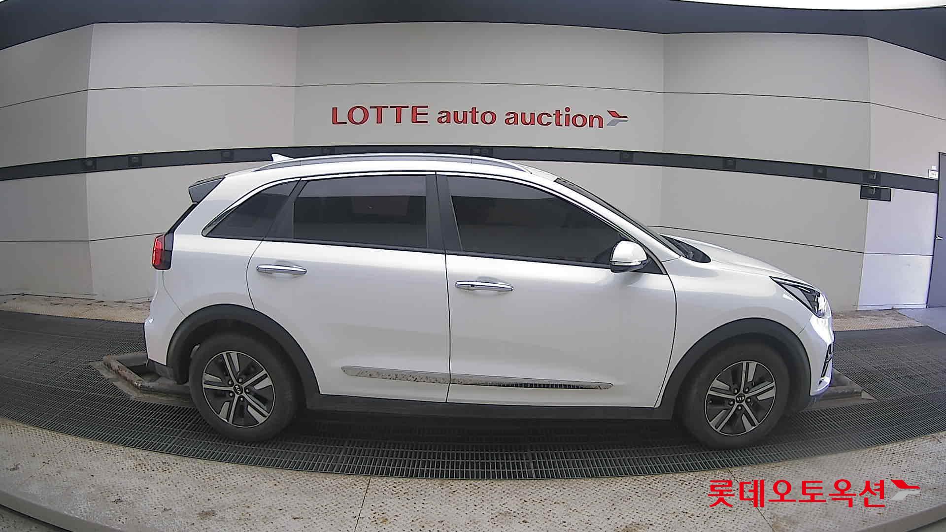 Kia Niro Hybrid 2020 Snow White Pearl (optional) из Кореи, фото 3