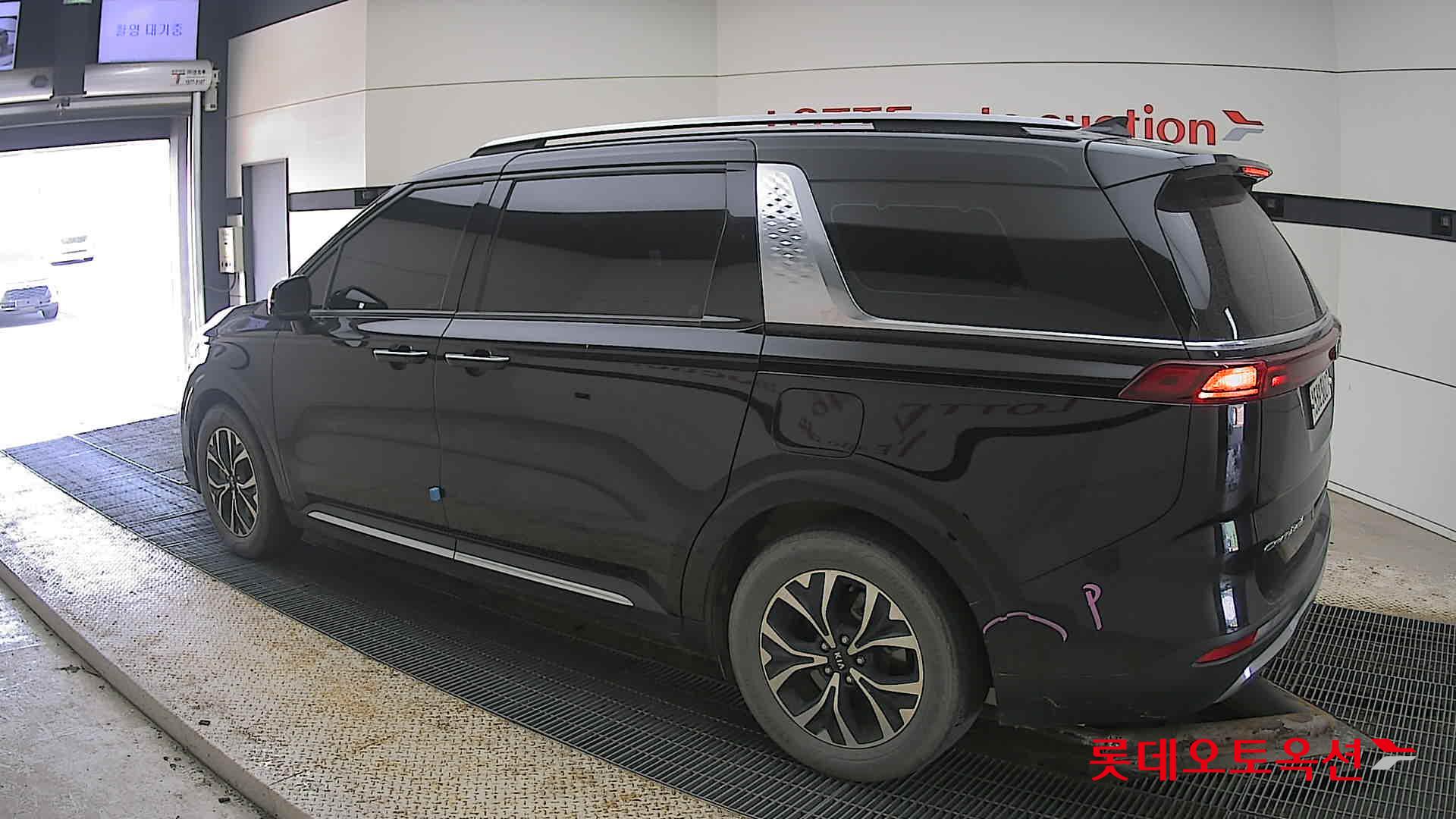 Kia Carnival id 3803791 из Кореи 10