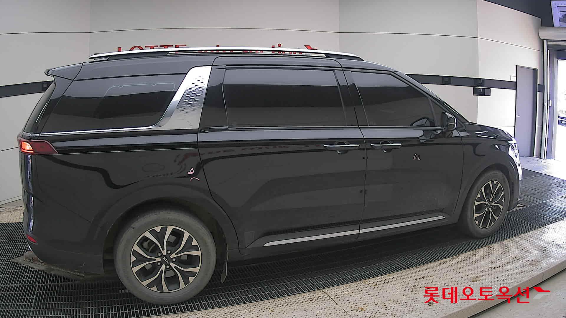 Kia Carnival id 3803791 из Кореи 18