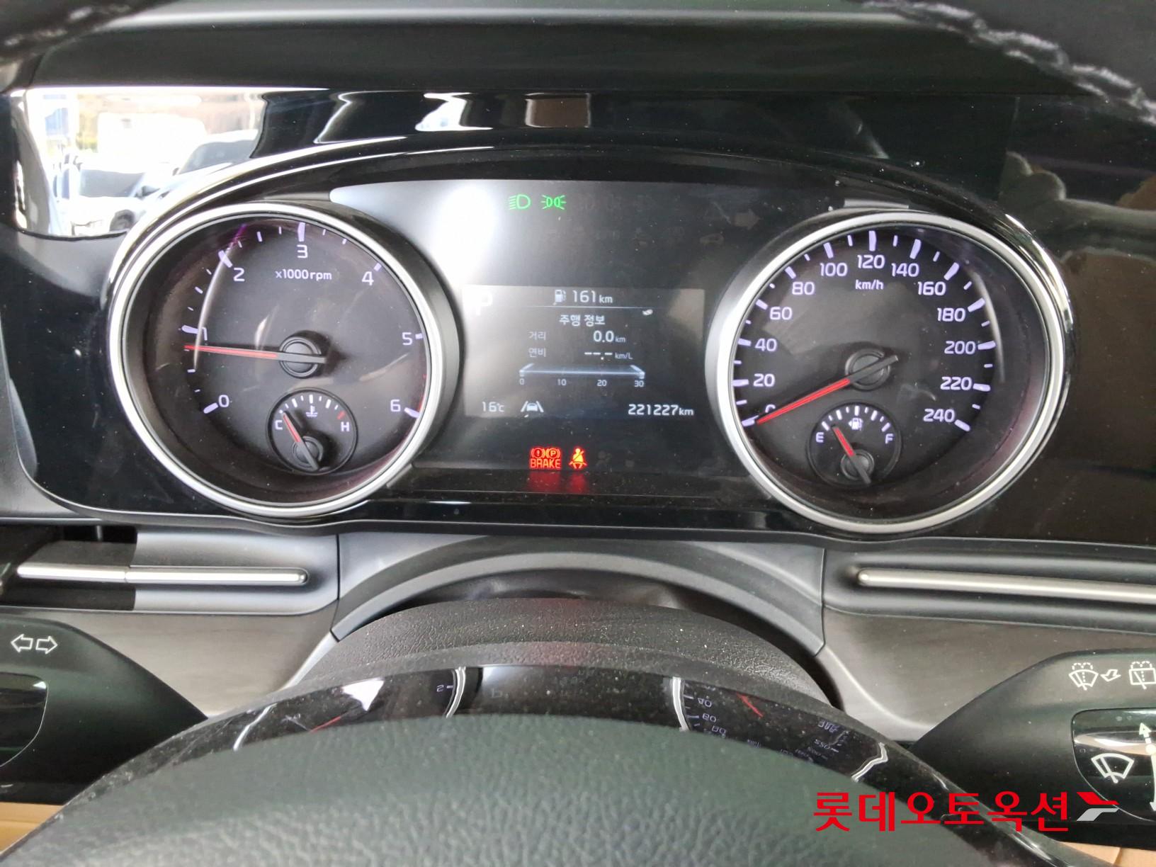 Kia Carnival id 3803791 из Кореи 30