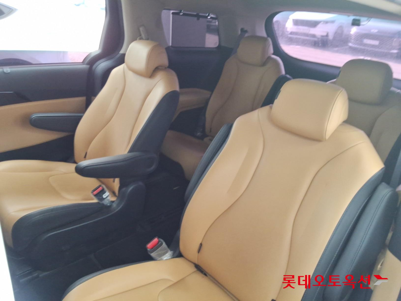 Kia Carnival id 3803791 из Кореи 37