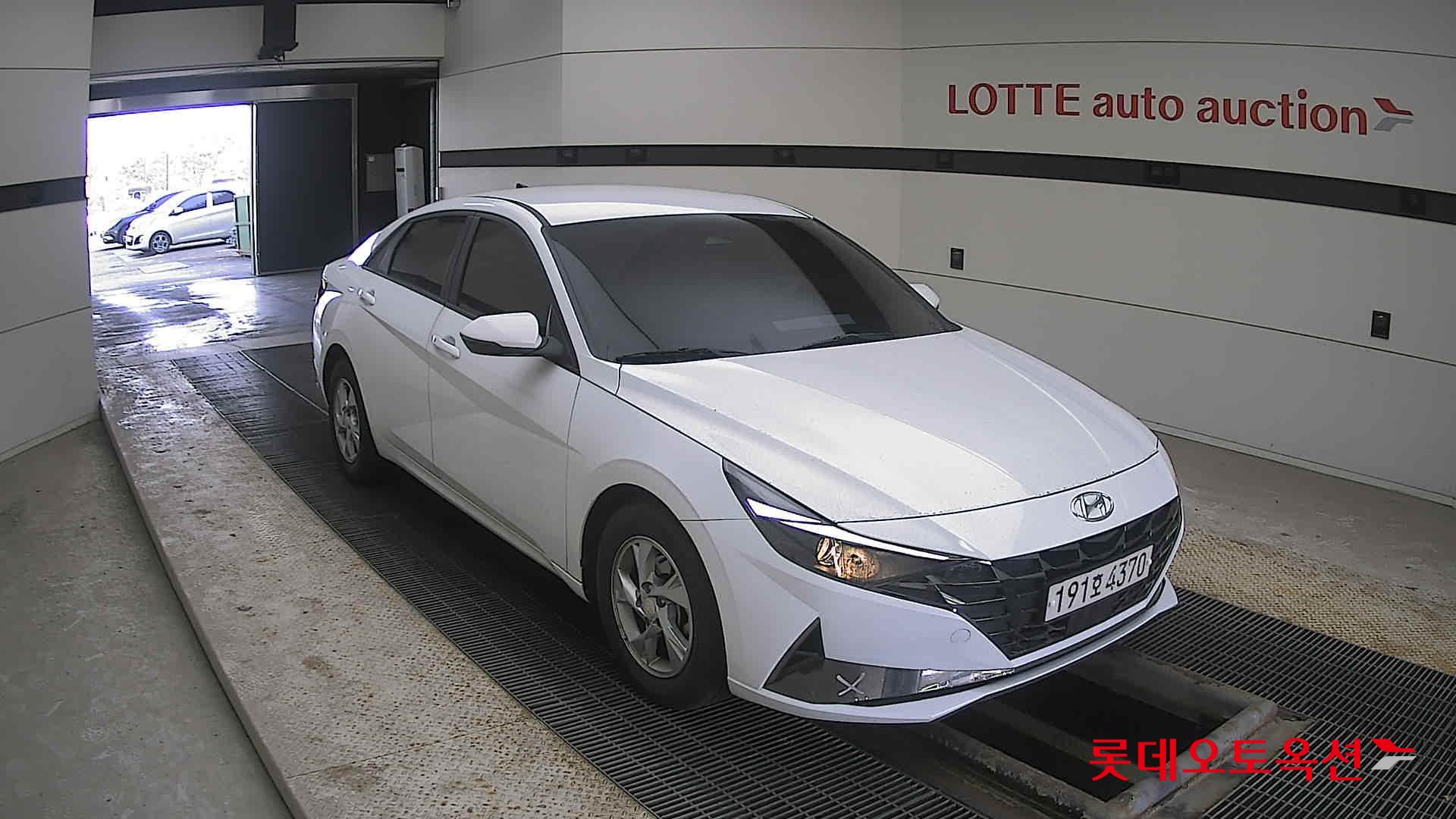 Hyundai Avante 2022 Polar White из Кореи, фото 2