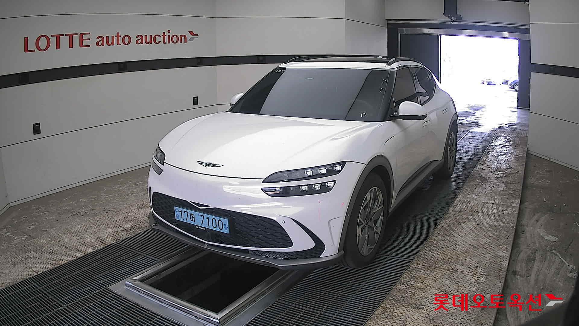 جينسس جي في 60