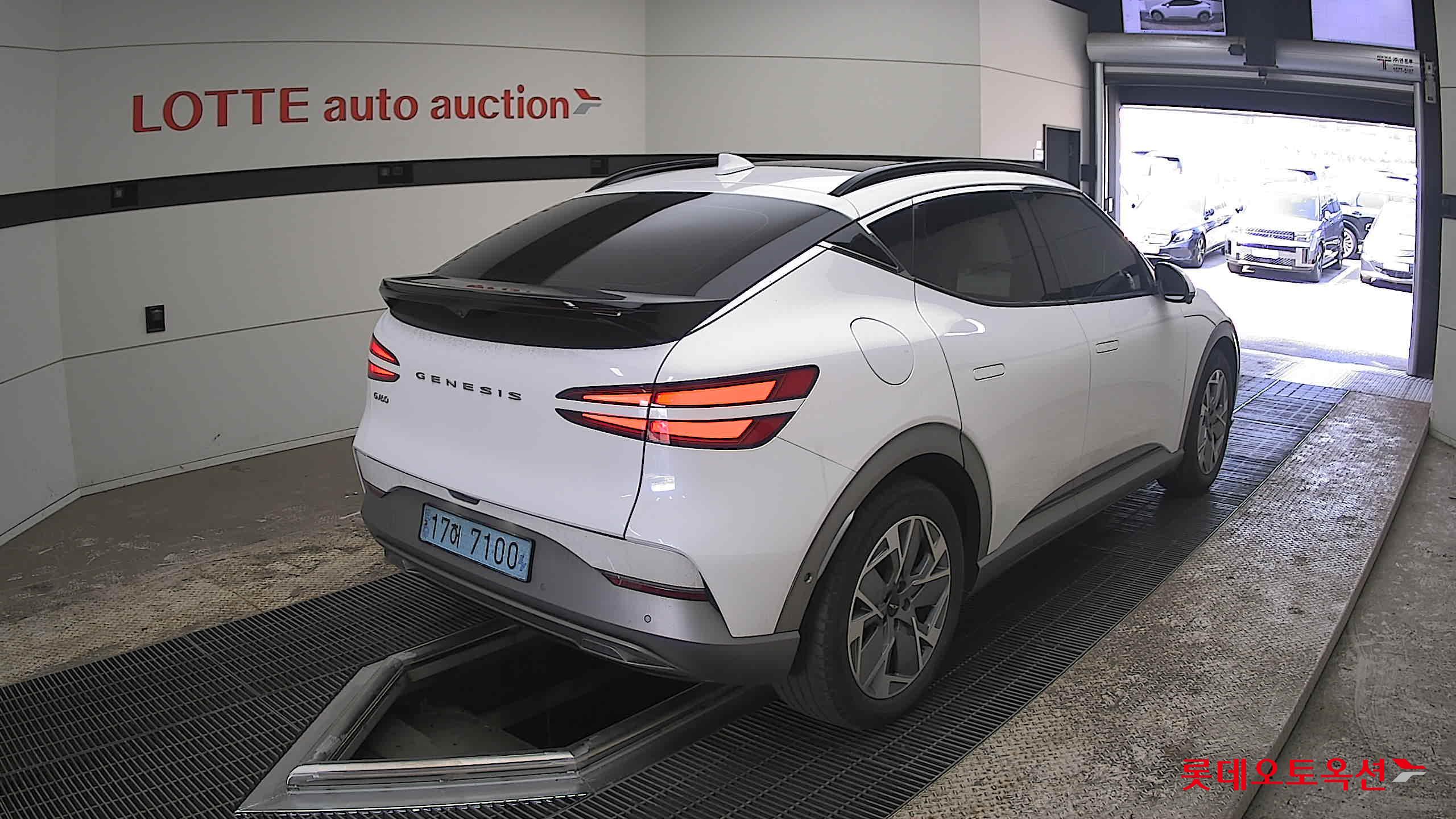 جينسس جي في 60