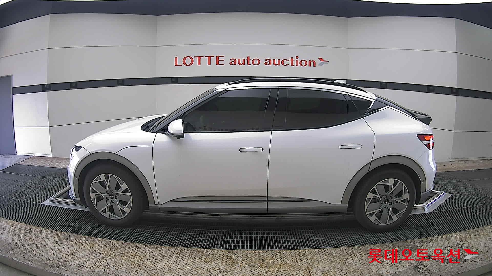 جينسس جي في 60