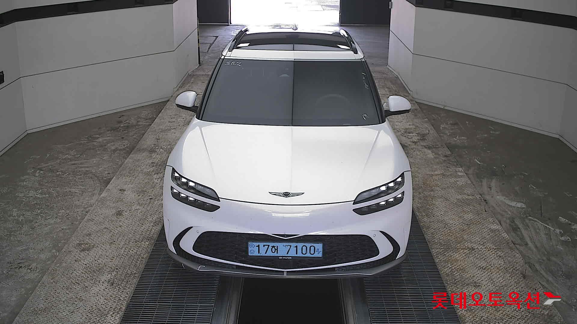 جينسس جي في 60