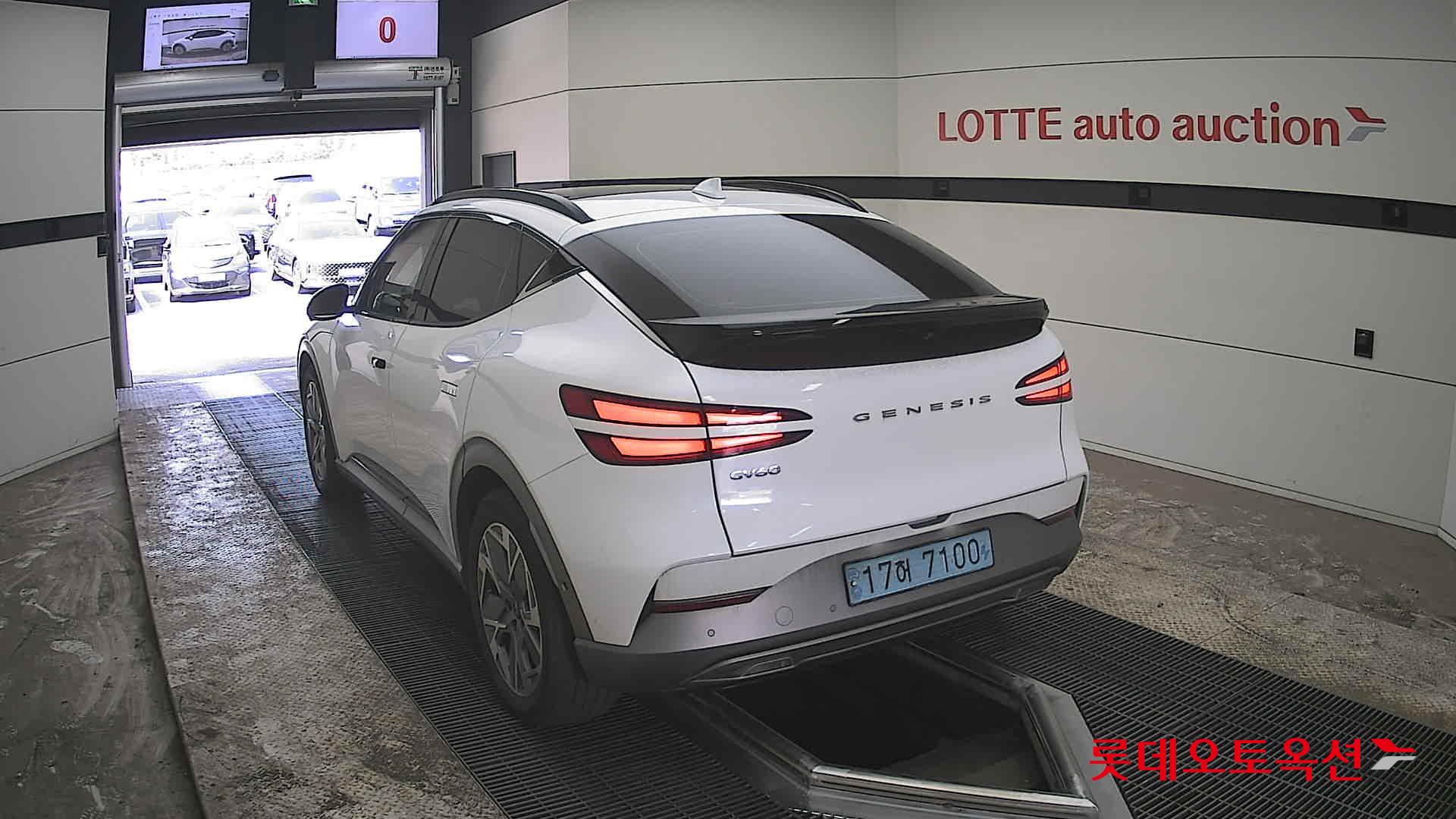 جينسس جي في 60