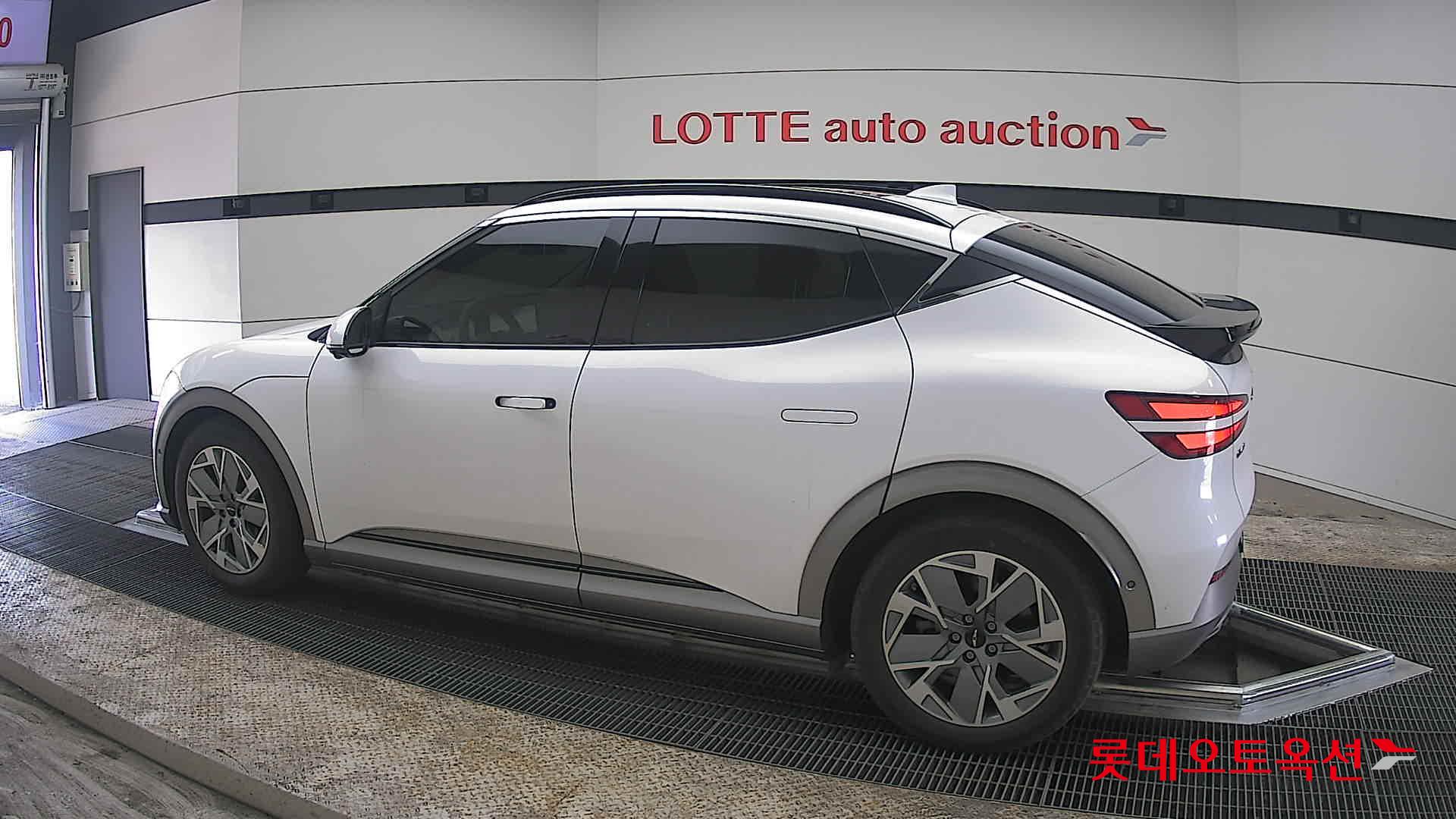 جينسس جي في 60