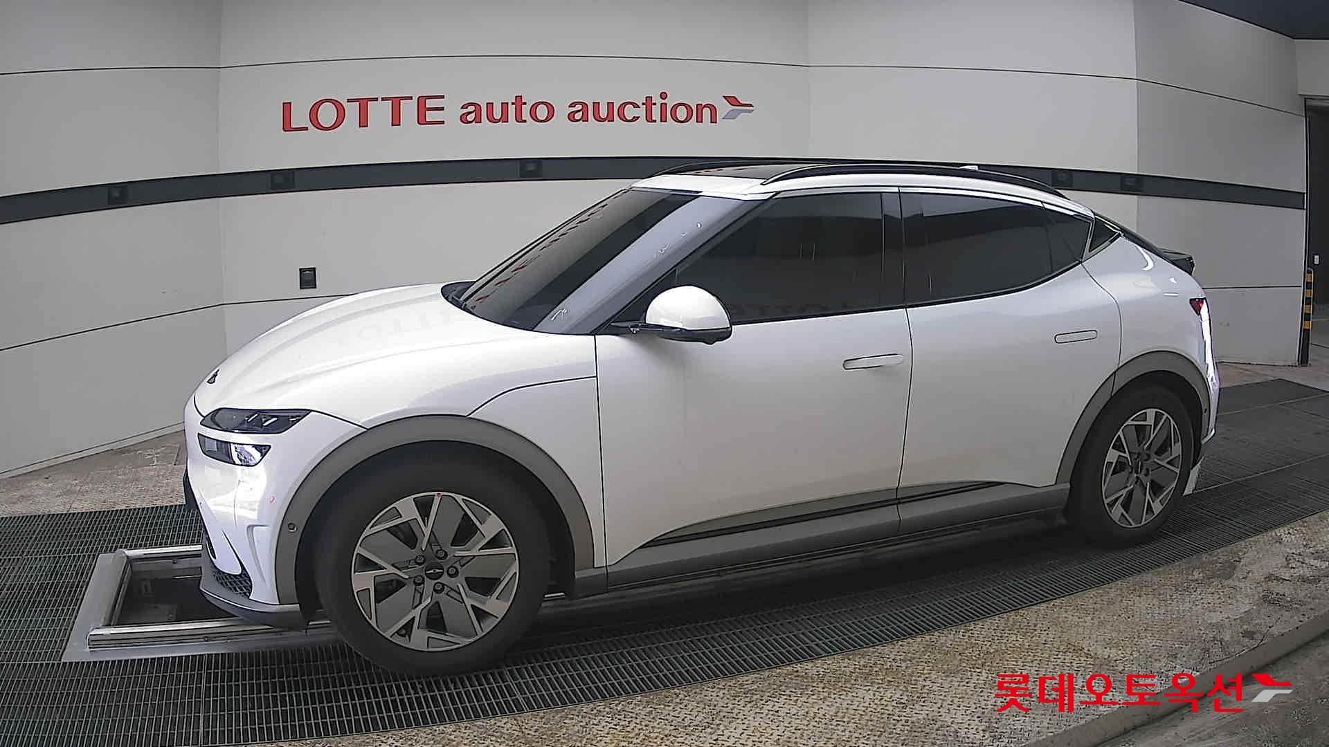 جينسس جي في 60