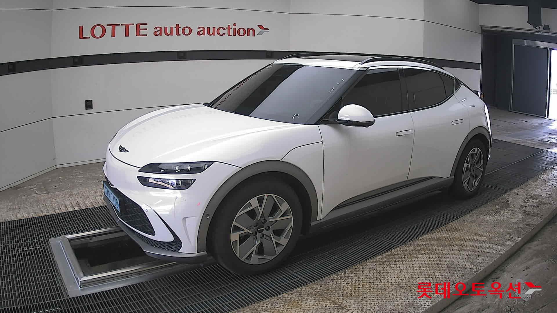 جينسس جي في 60