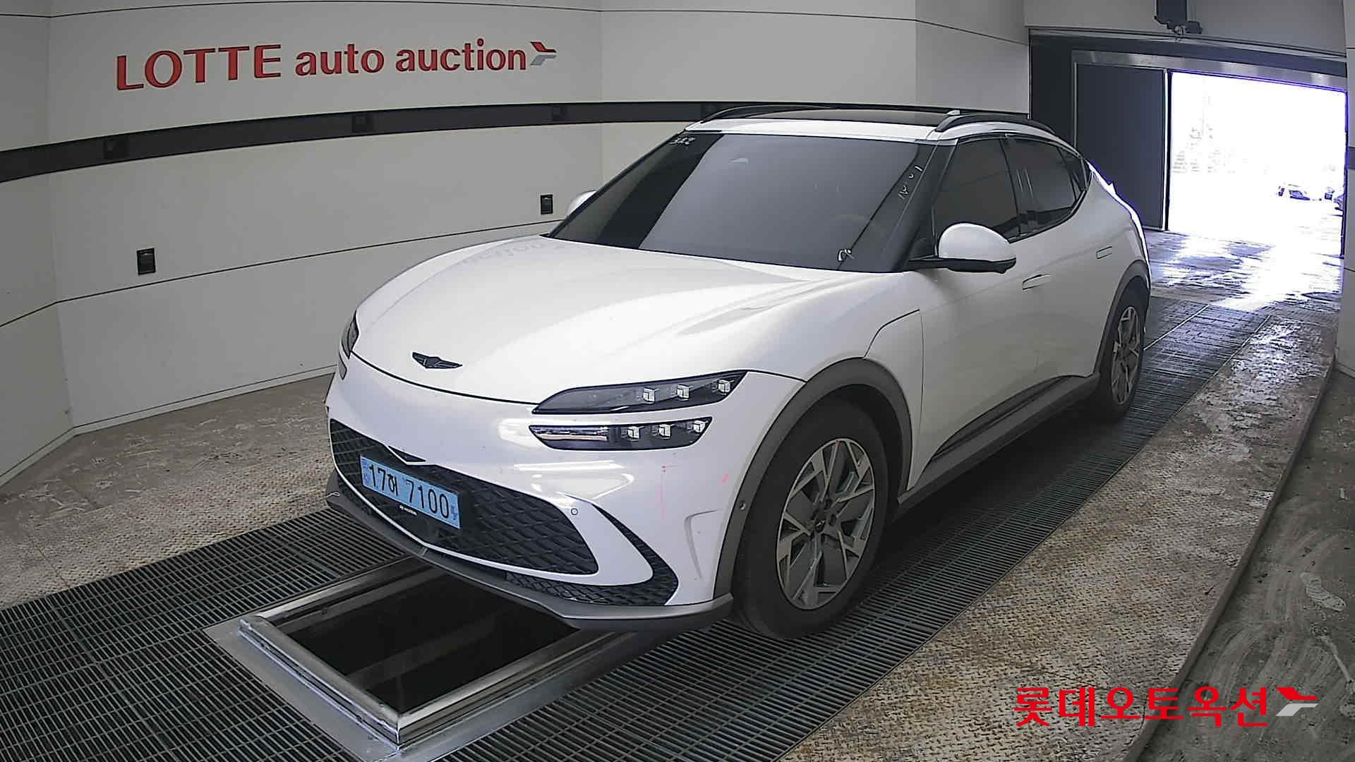 جينسس جي في 60