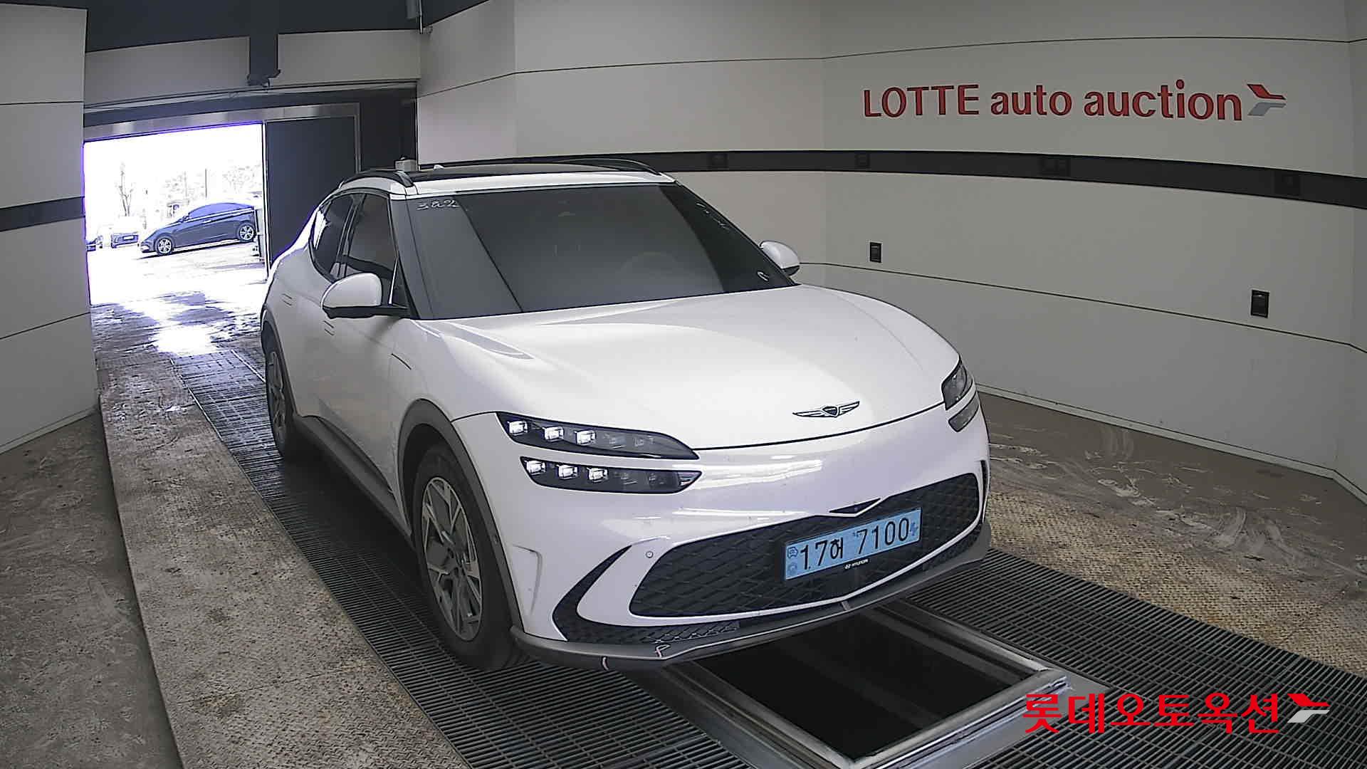 جينسس جي في 60