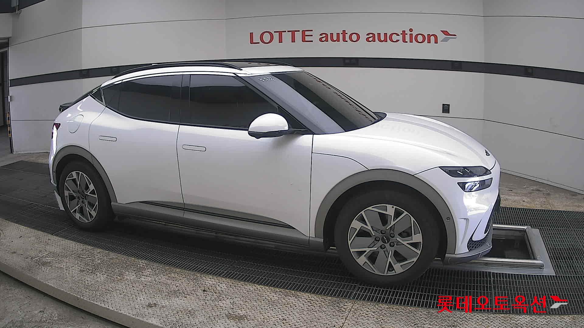 جينسس جي في 60