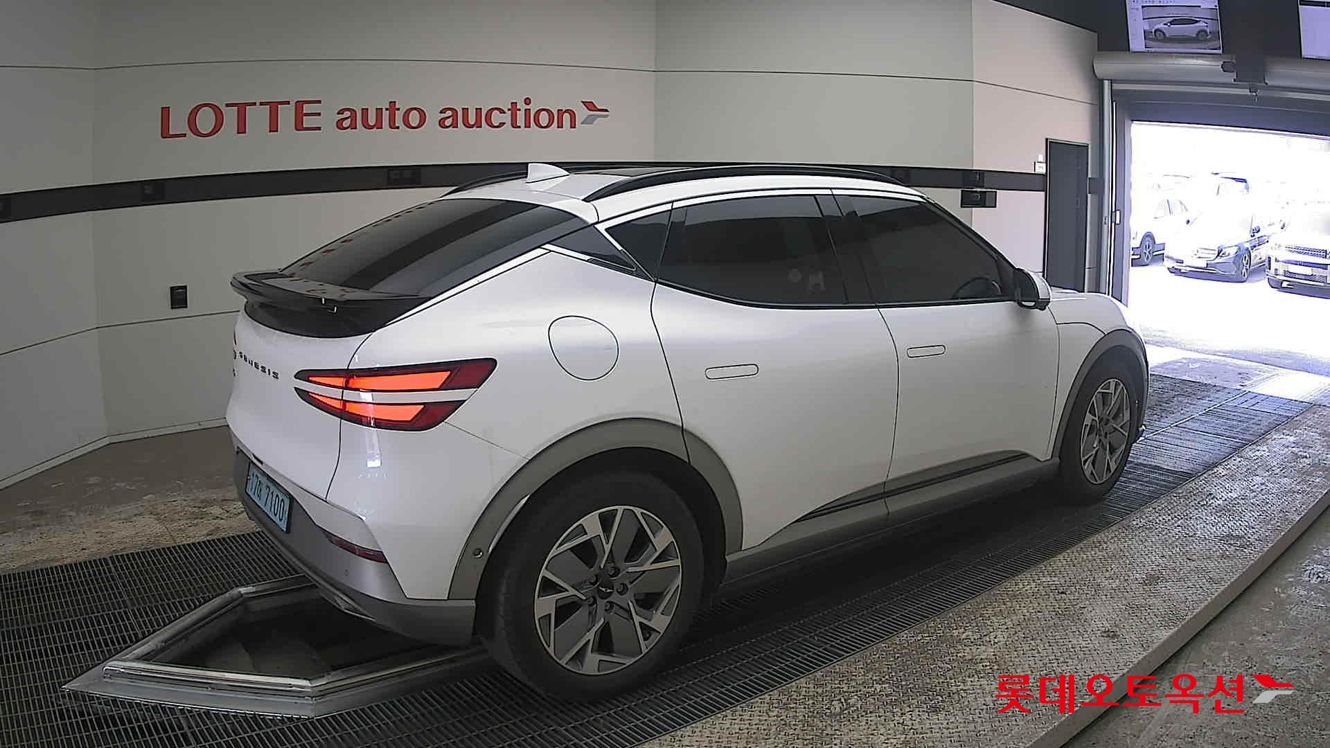 جينسس جي في 60