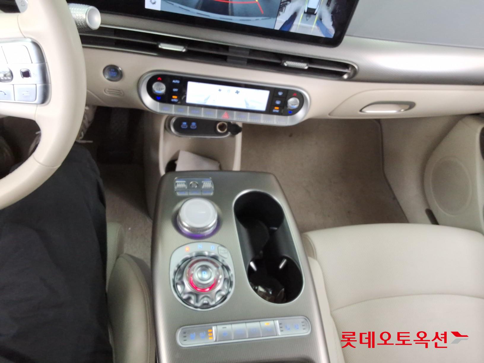 جينسس جي في 60