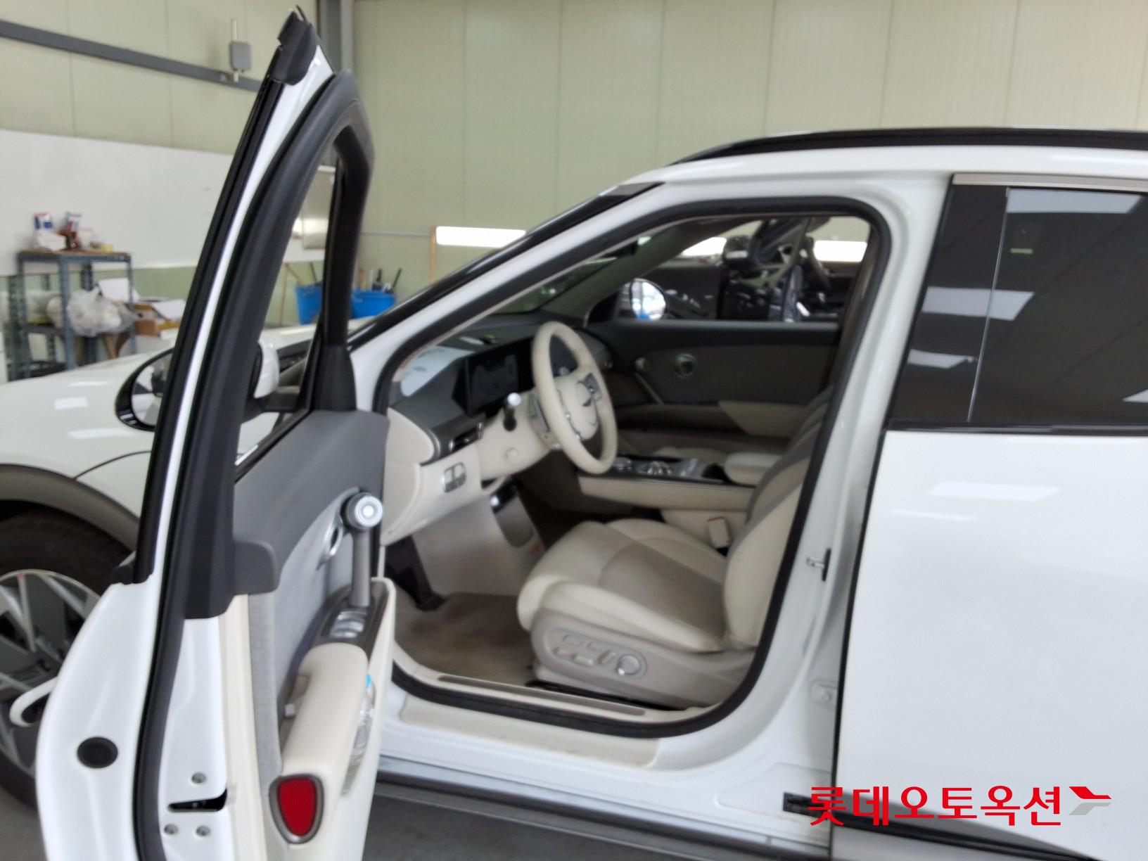 جينسس جي في 60